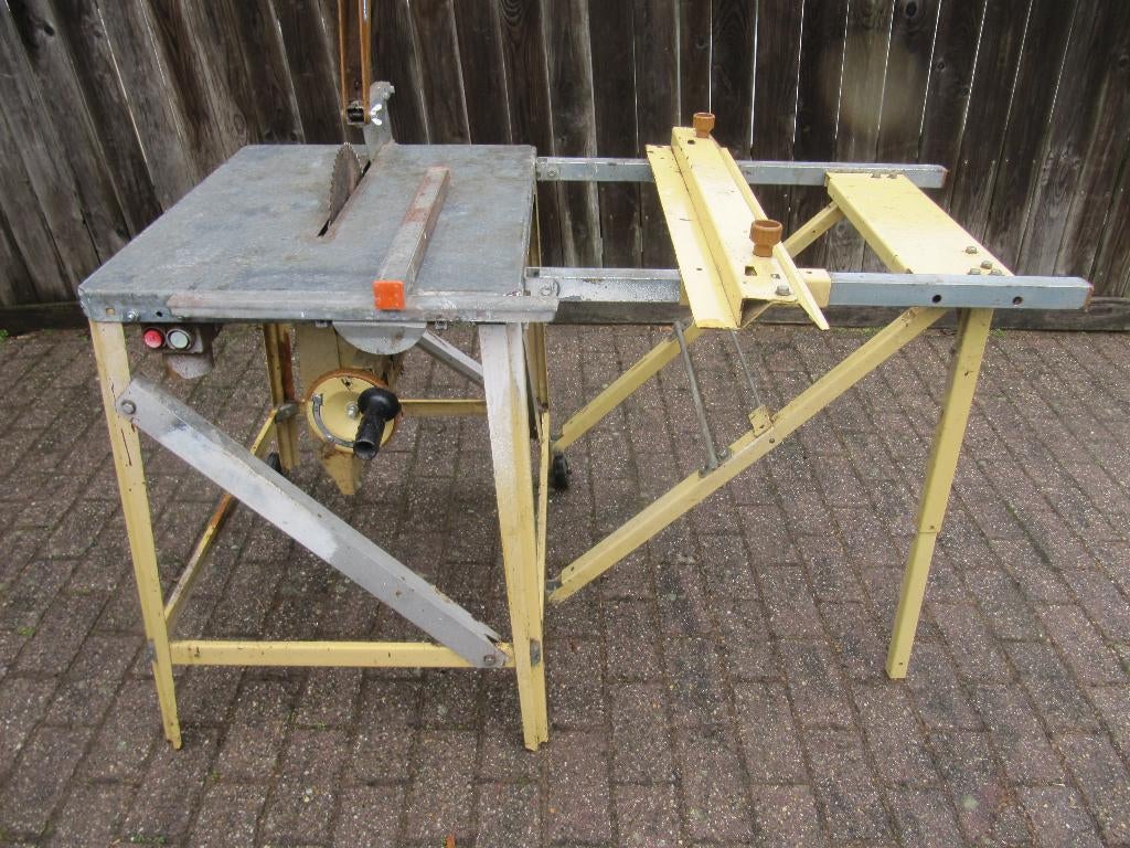 Zaagmachine-zaagtafel SCHEPPACH TKU  2PK -  220 V, Ophalen, Gebruikt, Cirkelzaag, 1200 watt of meer