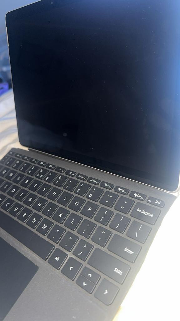 Microsoft Surface met toetsenbord, Ophalen, Usb-aansluiting, 12 inch, Zo goed als nieuw