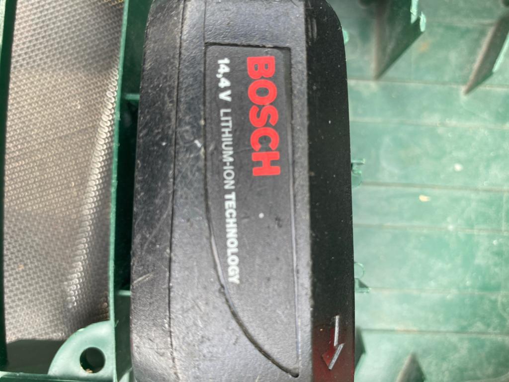 Bosch PSR 14,4 LI Accuboormachine met lader en accu, Gebruikt, Variabele snelheid, Ophalen of Verzenden, Boor- en Schroefmachine
