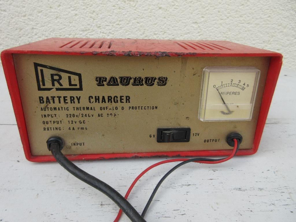 Taurus batterij lader, Ophalen of Verzenden, Gebruikt
