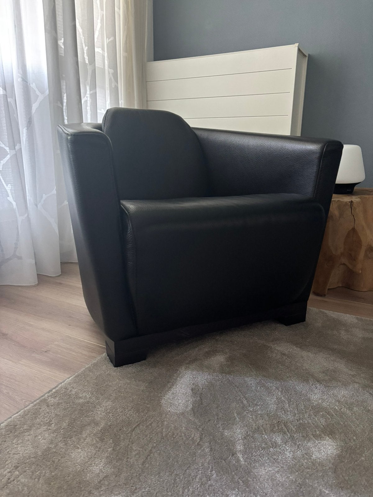 Zwart leren fauteuil, Ophalen, Gebruikt, 75 tot 100 cm, 50 tot 75 cm