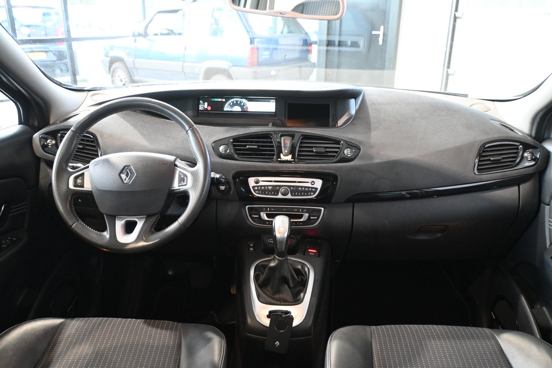 Renault Grand Scénic 2.0 Bose Automaat Clima Cruise Panoram, Euro 5, Gebruikt, Met garantie (alle), Leder en Stof