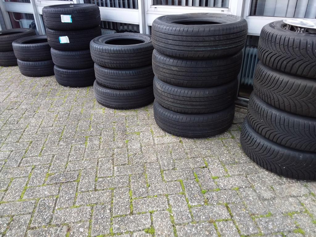Zomerbanden + winter M+S set voor Nissan Qashqai Kia Venga, Ophalen, 17 inch, Band(en), Zomerbanden
