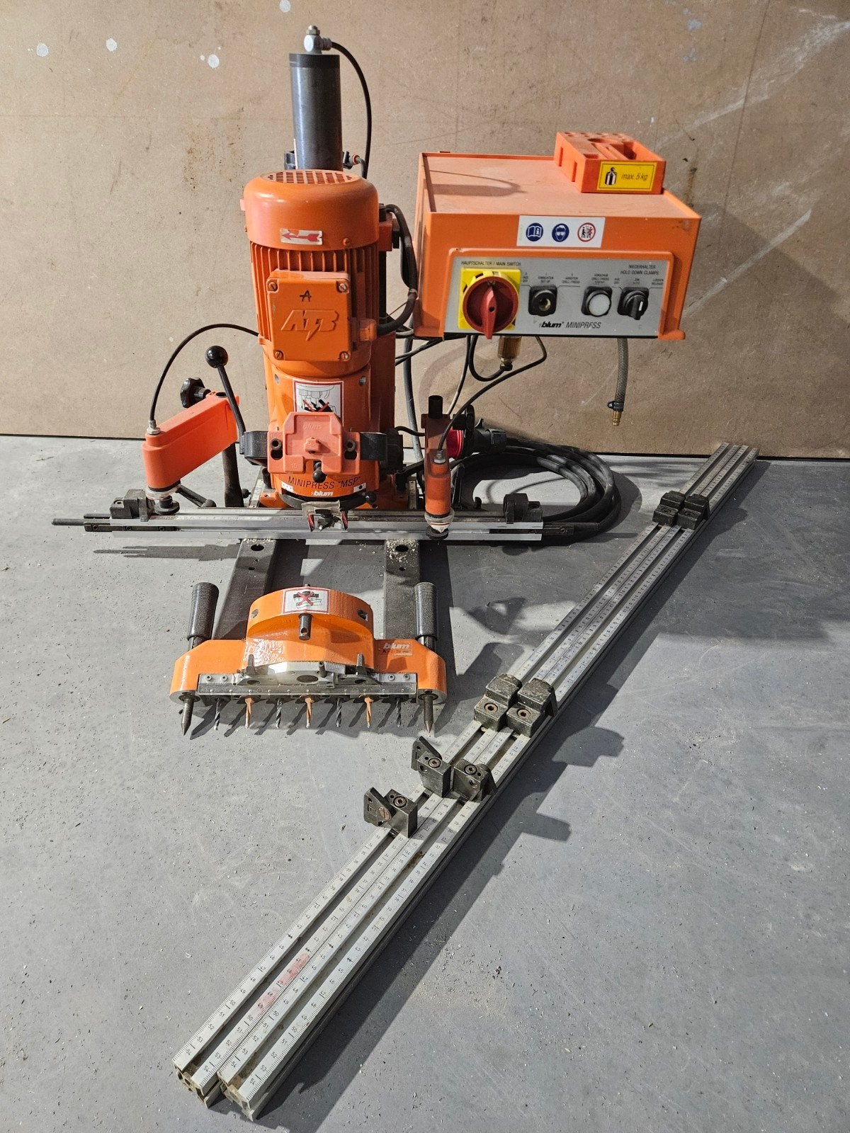 Blum Minipress MSP scharnierboor/rijboring, Ophalen, Gebruikt