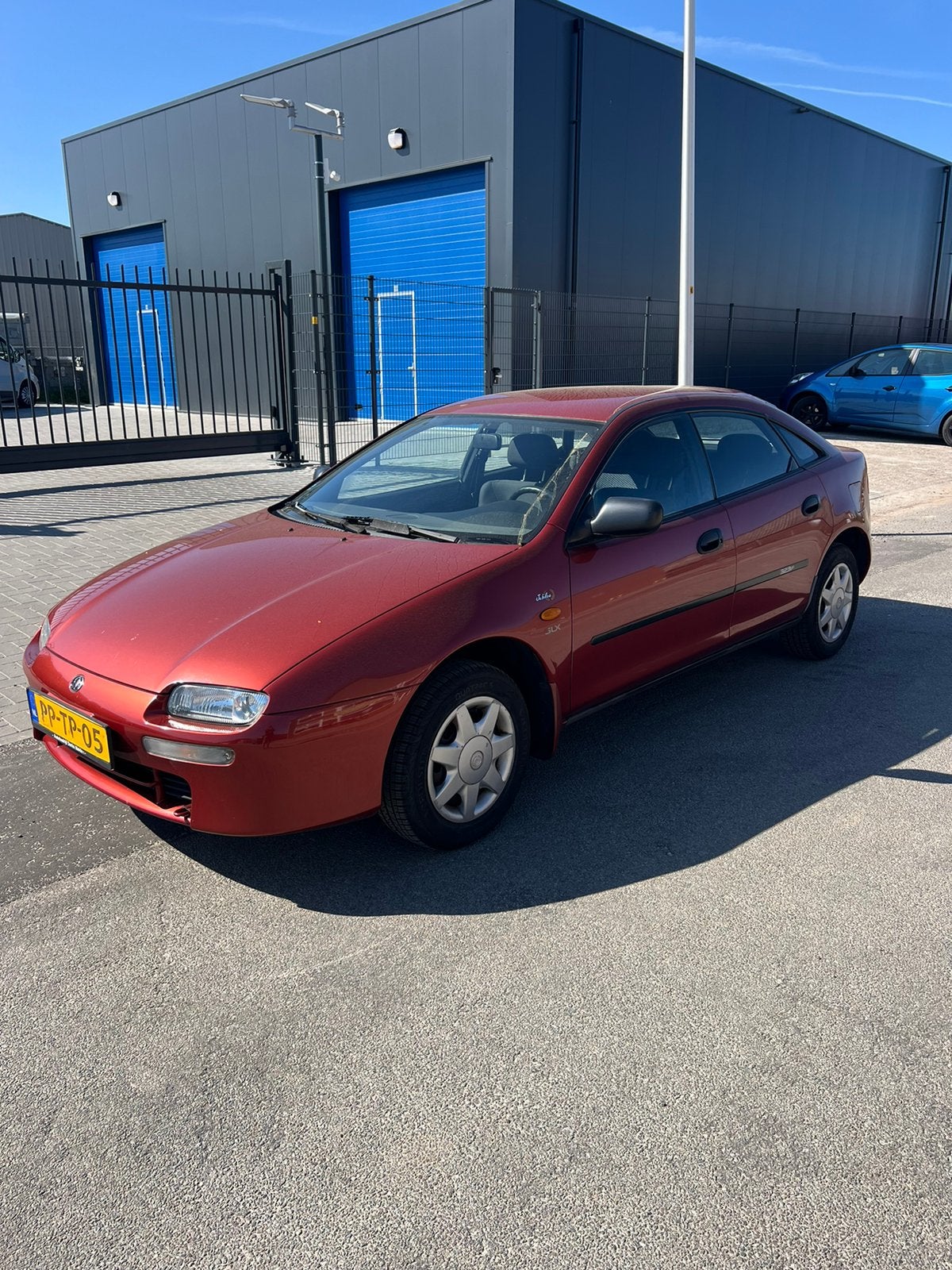 Mazda 323 1.5 I F GLX rijd schakelt super/nette auto uniek, Auto's, Voorwielaandrijving, 1489 cc, 4 cilinders, 400 kg