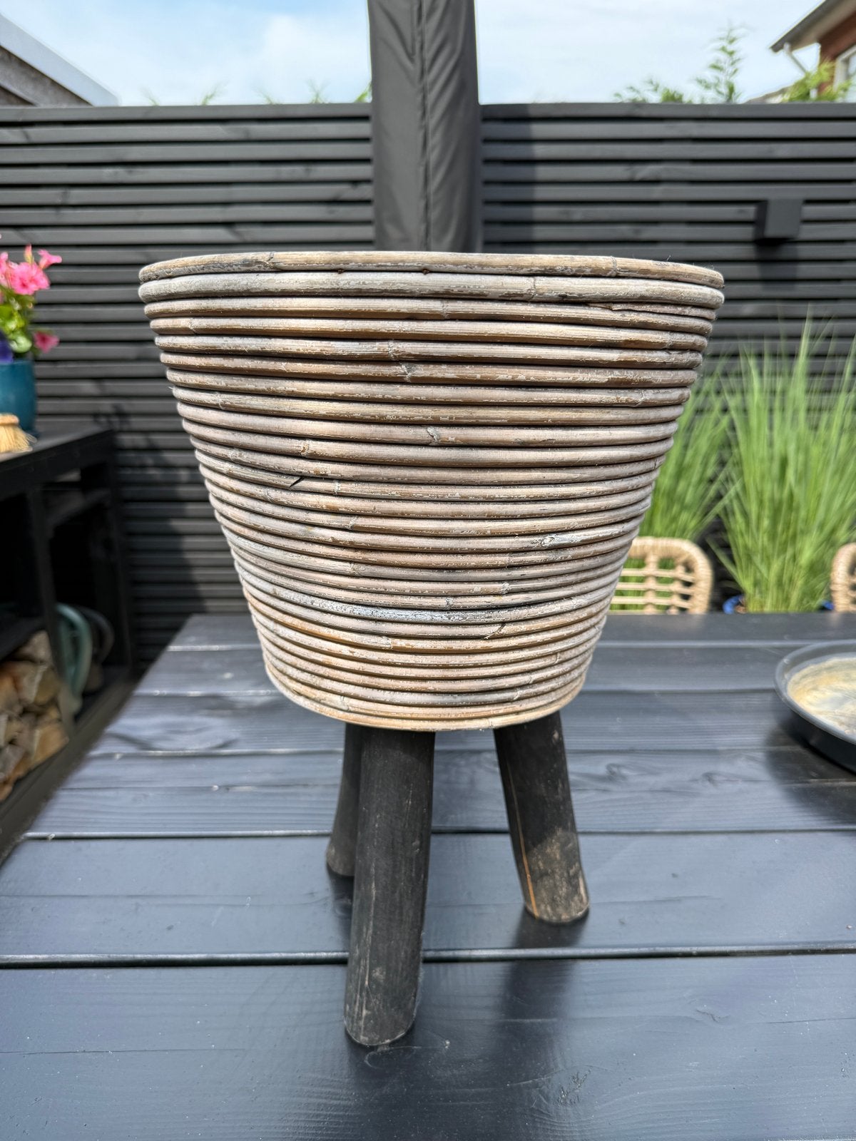 Stijlvolle plantenbak op poten - Rotan look, 25 tot 40 cm, Kunststof, Gebruikt, Rond