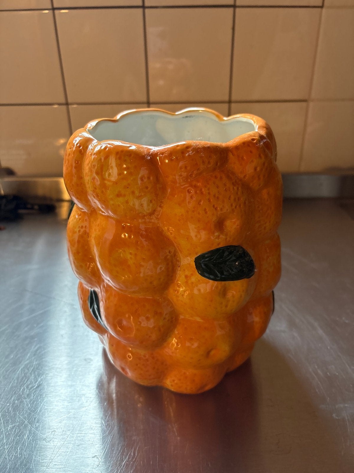 Oranje vaas met fruitmotief, Huis en Inrichting, Woonaccessoires | Vazen, Ophalen, Oranje, Minder dan 50 cm, Glas