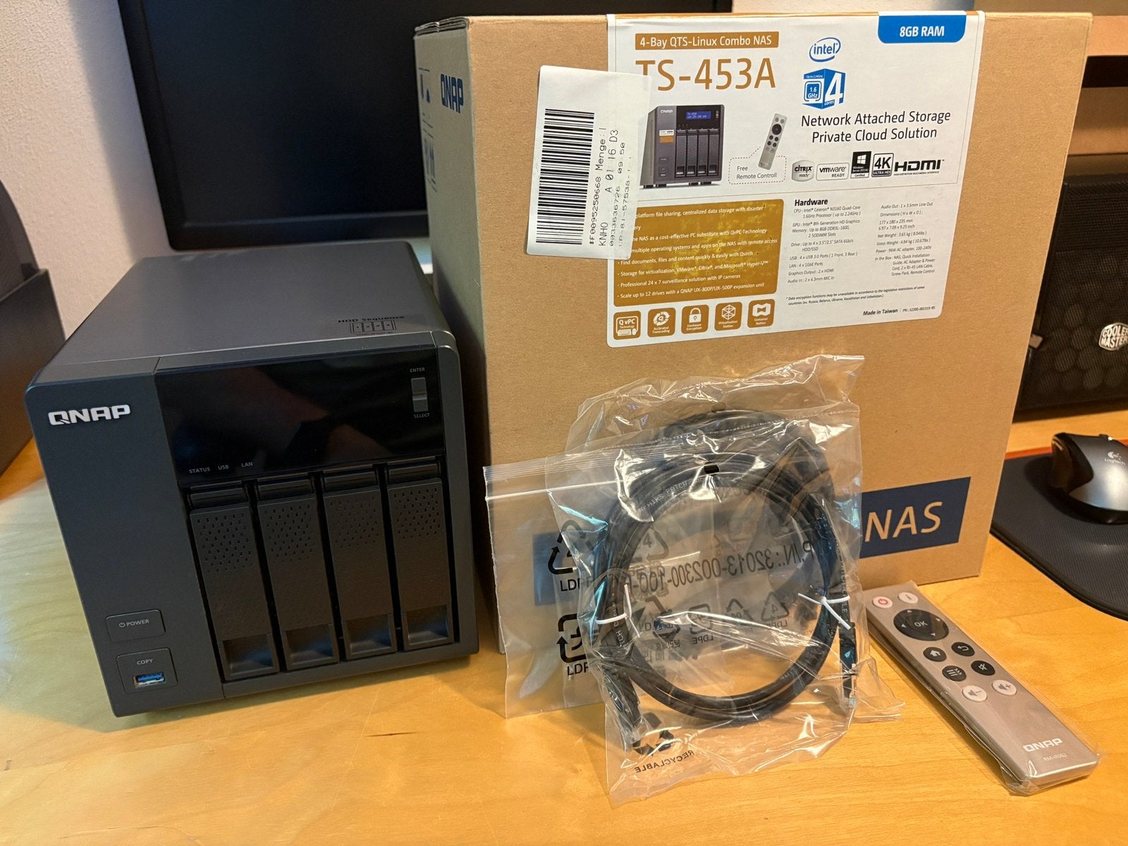 QNAP TS-453A met 16GB Ram upgrade, Computers en Software, Ophalen, Zo goed als nieuw