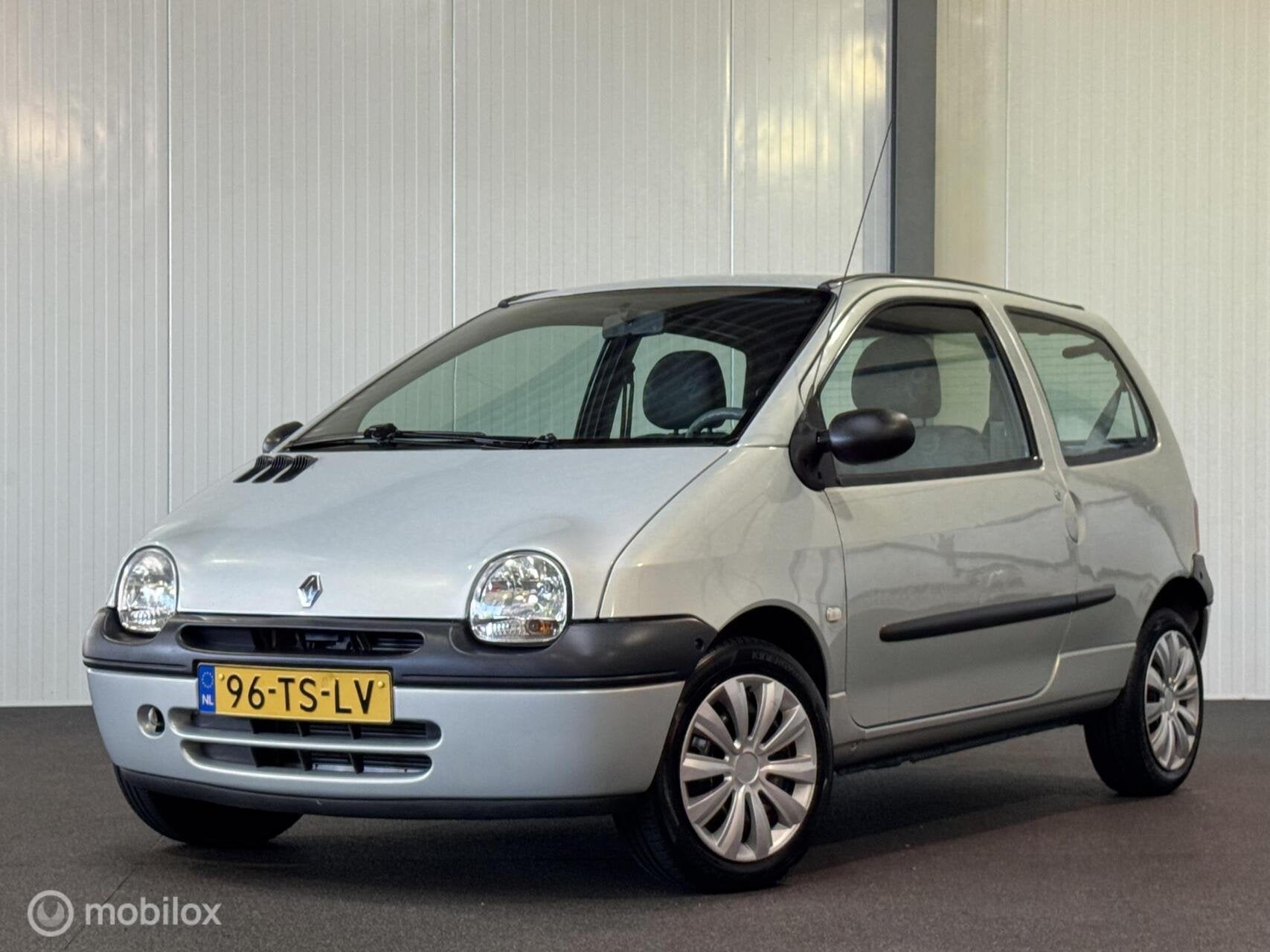 Renault Twingo 1.2 Authentique [ NAP trekhaak APK tm 8-7-202, Auto's, Voorwielaandrijving, Twingo, 600 kg, 4 cilinders