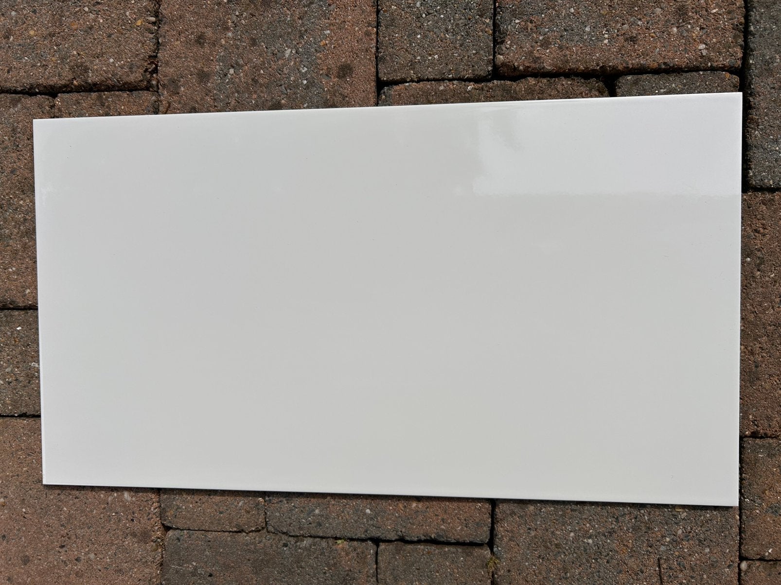 Gratis egaal witte wandtegel 60x33,5cm (nieuw), Ophalen, 60 cm of meer, Nieuw, Minder dan 5 m²