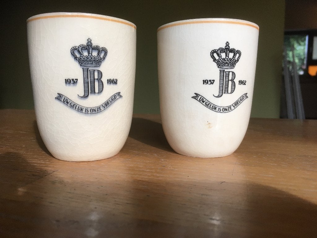2 bekers juliana en bernard samen voor 10,-, Verzamelen, Ophalen of Verzenden, Zo goed als nieuw, Nederland, Servies