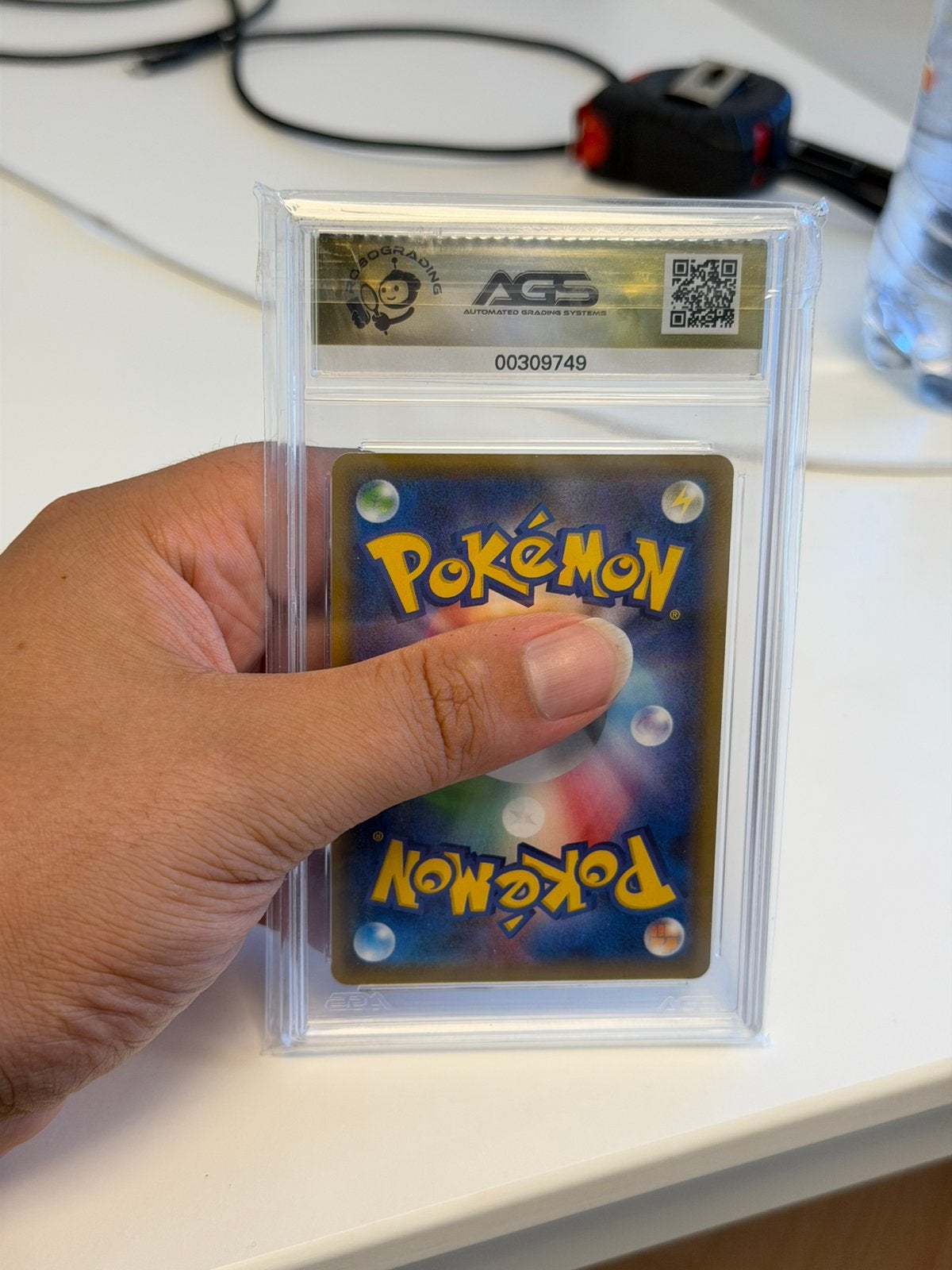 Pokémon Galarian Articuno V 025/070 AGS 9.5 Japans 2021 jpn, Hobby en Vrije tijd, Ophalen of Verzenden, Zo goed als nieuw, Losse kaart
