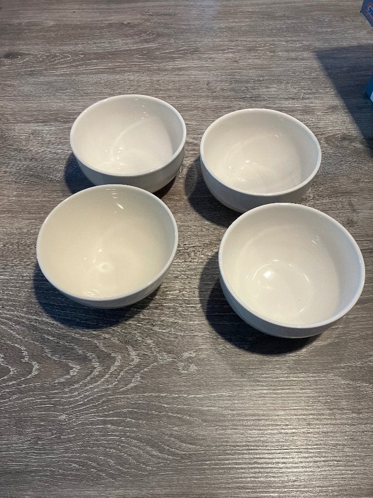 4 Schaaltjes crème (diameter 14 cm), Ophalen of Verzenden, Overige stijlen, Aardewerk, Schaal of Schalen