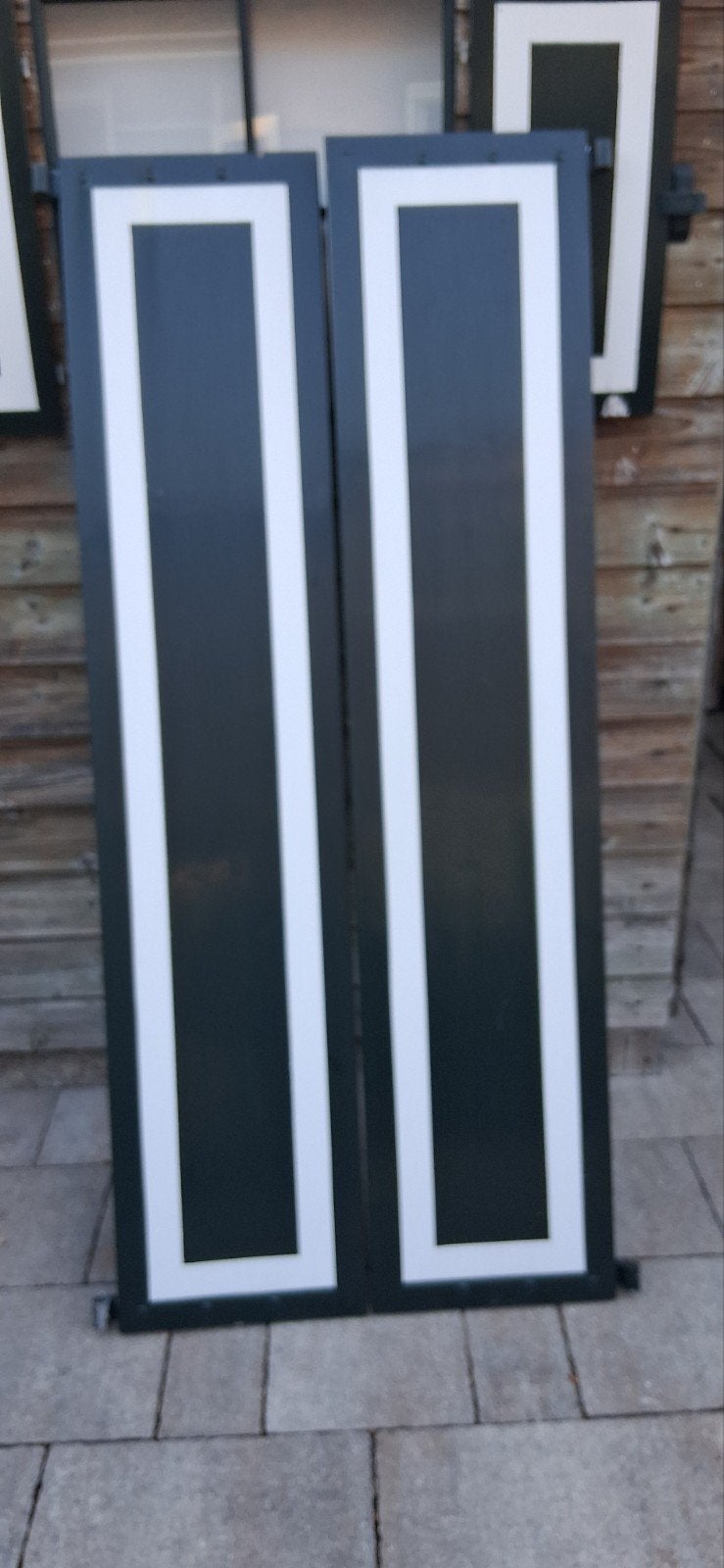 2 mooie luiken 170X40 met scharnieren en herderinnetjes, Ophalen, Gebruikt, Koper of Messing, Schuif of Grendel