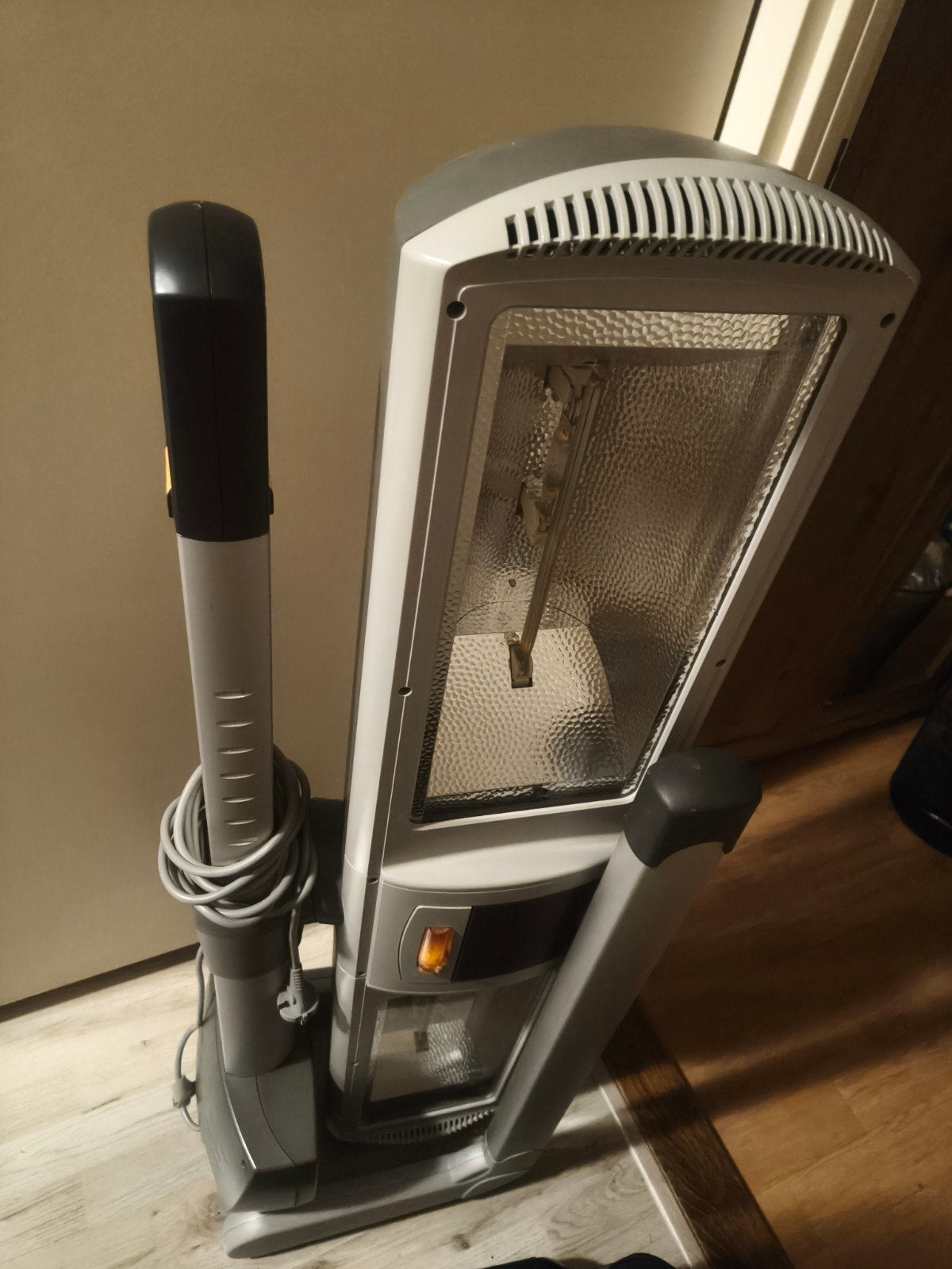 Gezichtsbruiner / Zonnebank enkelzijdig, Witgoed en Apparatuur, Ophalen, Zo goed als nieuw, Gezichtsbruiner, Minder dan 10 lampen