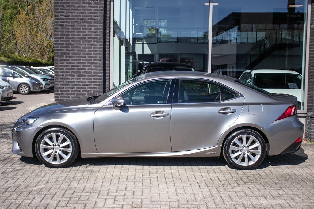 Lexus IS 300h Business Line Pro | 2e eigenaar | Leder | Voll, Achterwielaandrijving, Gebruikt, 23 km/l, Bedrijf