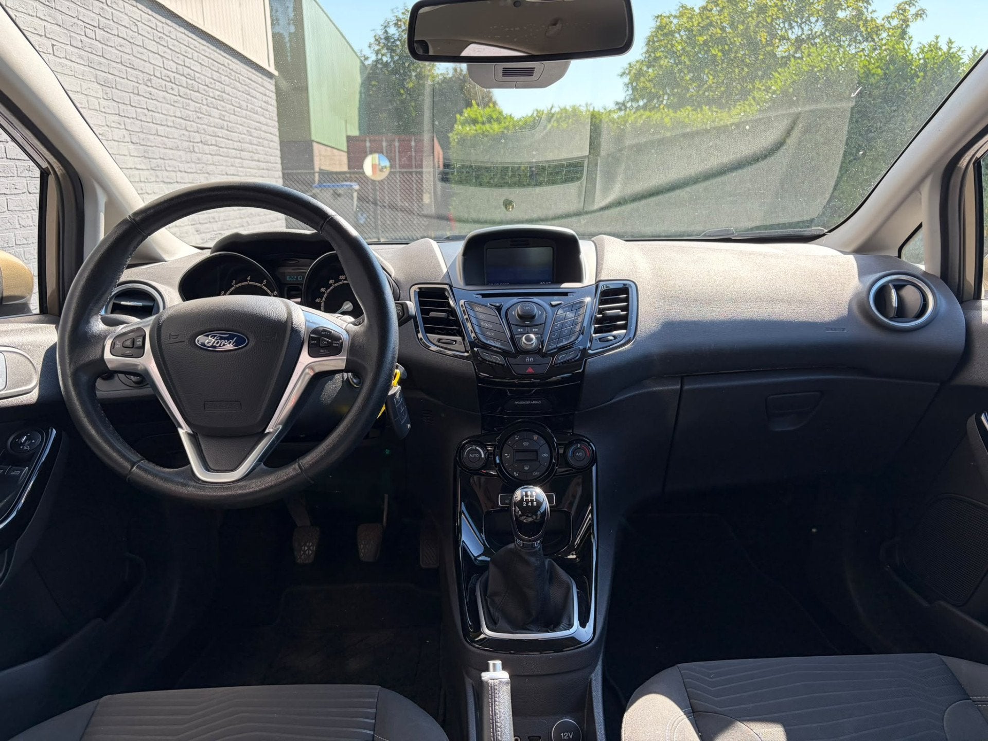 Ford Fiesta 100PK 5Drs Navi Ecc Bluetooth Cruise Control Voo, Voorwielaandrijving, Euro 5, Zwart, Bruin