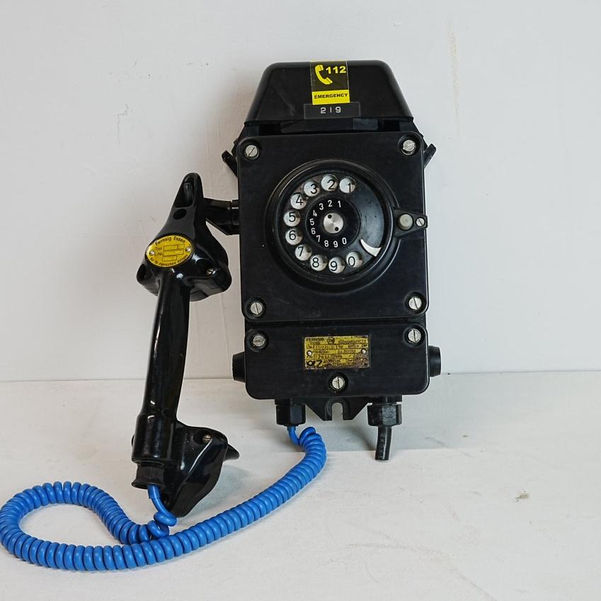 Vintage Fernsig Essen wandtelefoon., Ophalen of Verzenden, Gebruikt, Met draaischijf