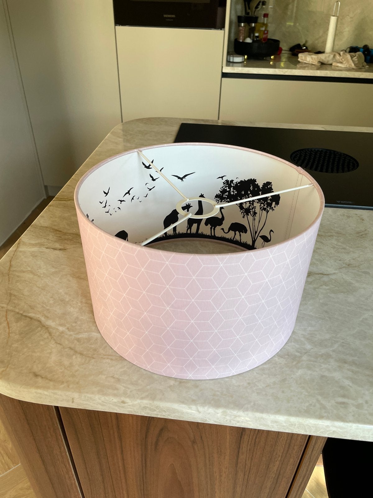 Roze lampenkap met dierenprint aan binnenzijde, Rond, Zo goed als nieuw, Ophalen, Hanglamp