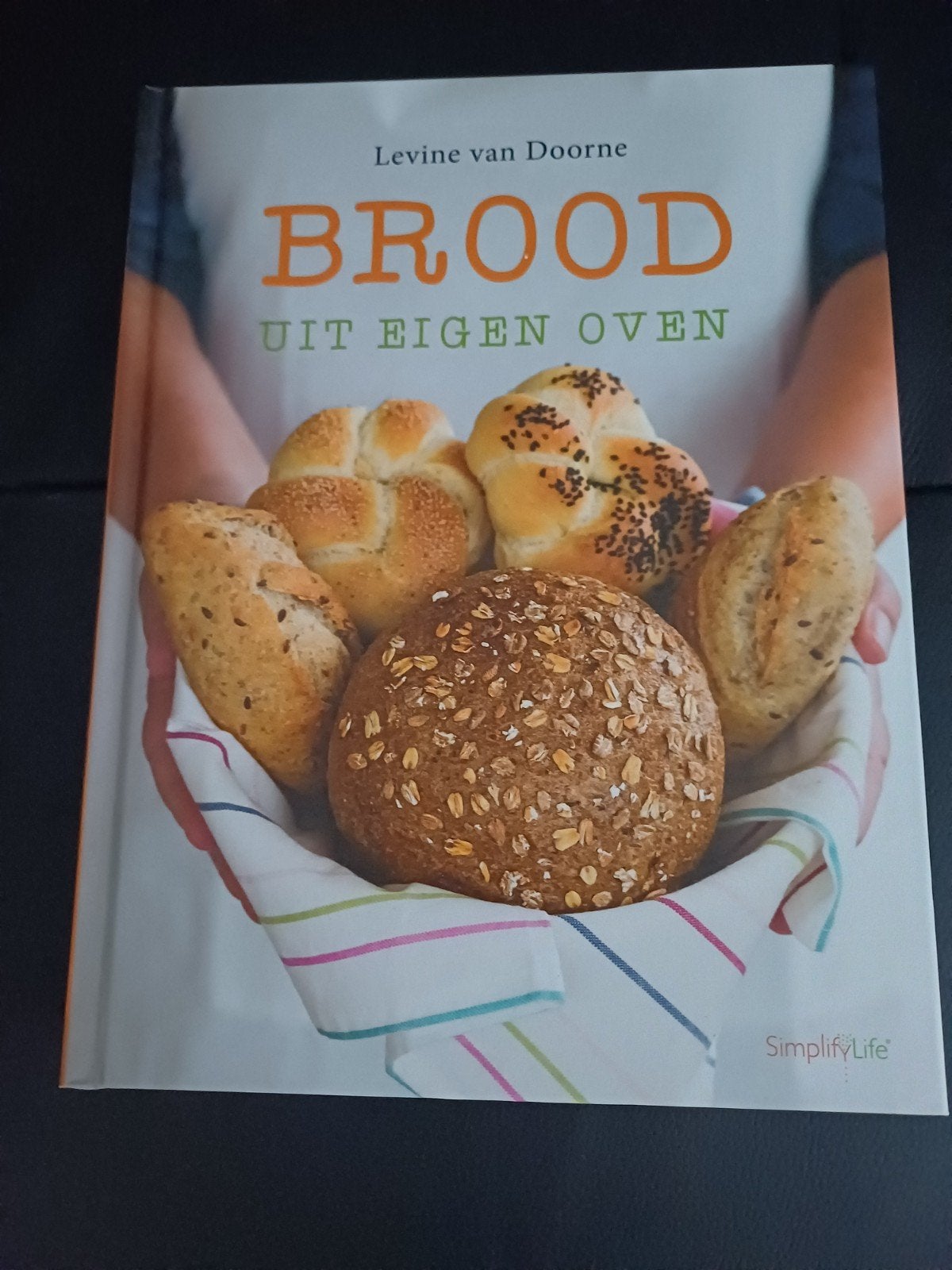 Brood uit eigen oven - Luvine van Doorn., Ophalen of Verzenden, Nieuw