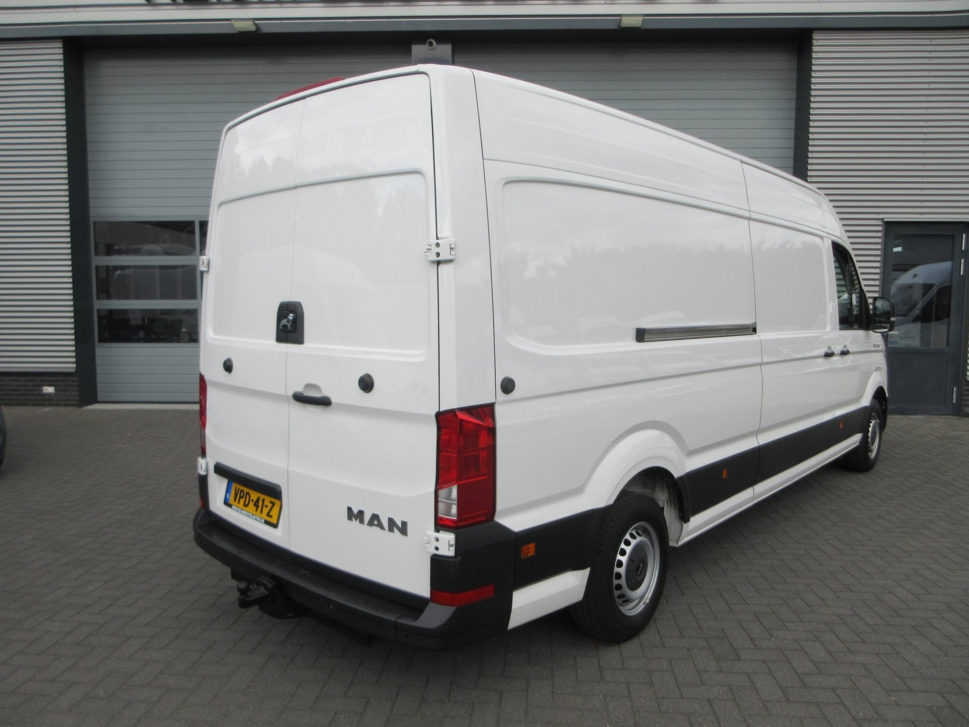 MAN TGE 3.140 L4H3 automaat pdc 3 zits, Gebruikt, Euro 6, 4 cilinders, MAN