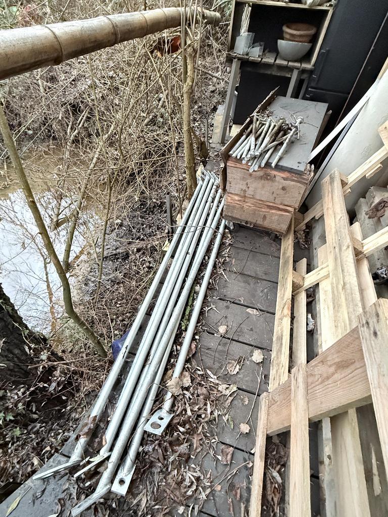 Steiger schoor en grondpennen, Doe-het-zelf en Verbouw, Steigers, Ophalen, Gebruikt, Overige typen, Minder dan 2 meter