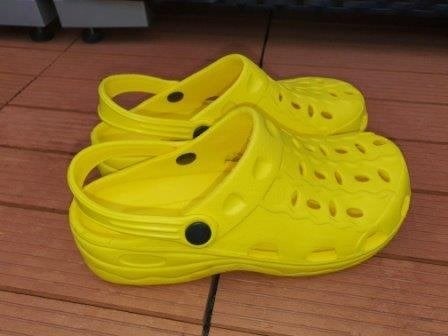 Watersport/zwembad schoenen mt.39 in geel flexibel rubber, Geel, Overige typen, Ophalen of Verzenden, Zo goed als nieuw