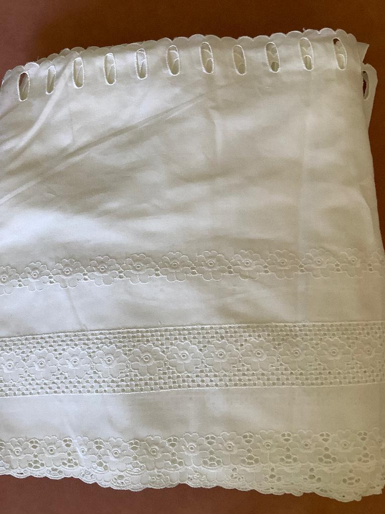 valletje gordijn curtain met borduursel 300 x 34 cm katoen, Huis en Inrichting, Stoffering | Gordijnen en Lamellen, Ophalen, Wit