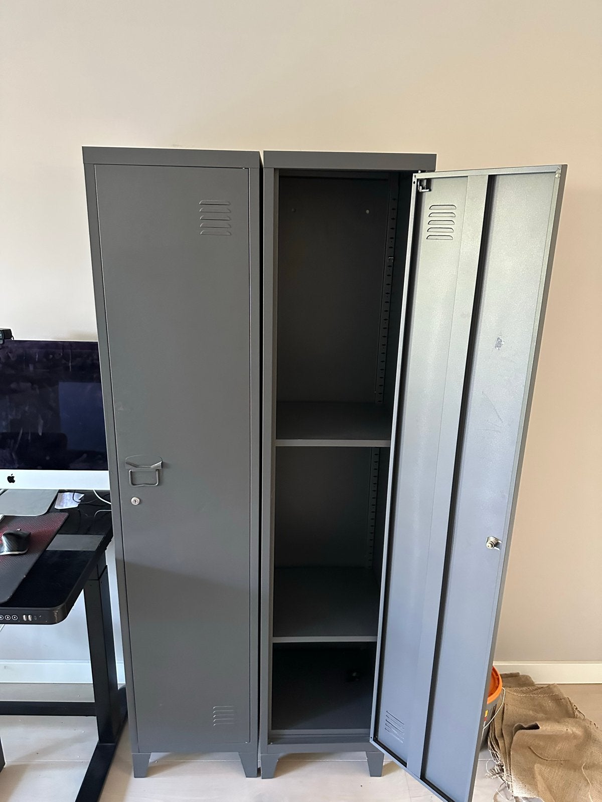 2x Lockerkast Rico grijs, Ophalen, Gebruikt