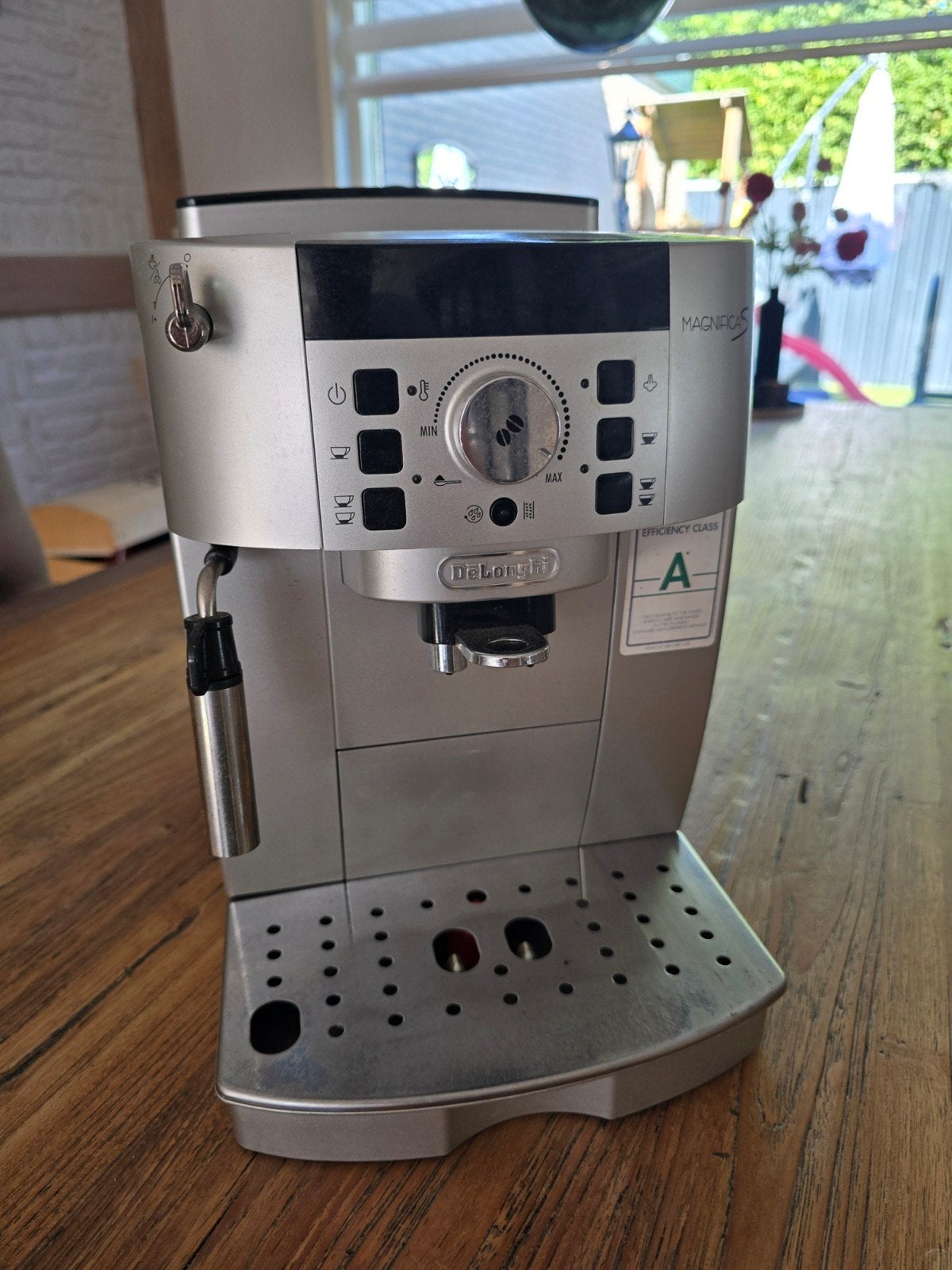 Foto 2 van koffiemachine-bonenmachine de'Longhi