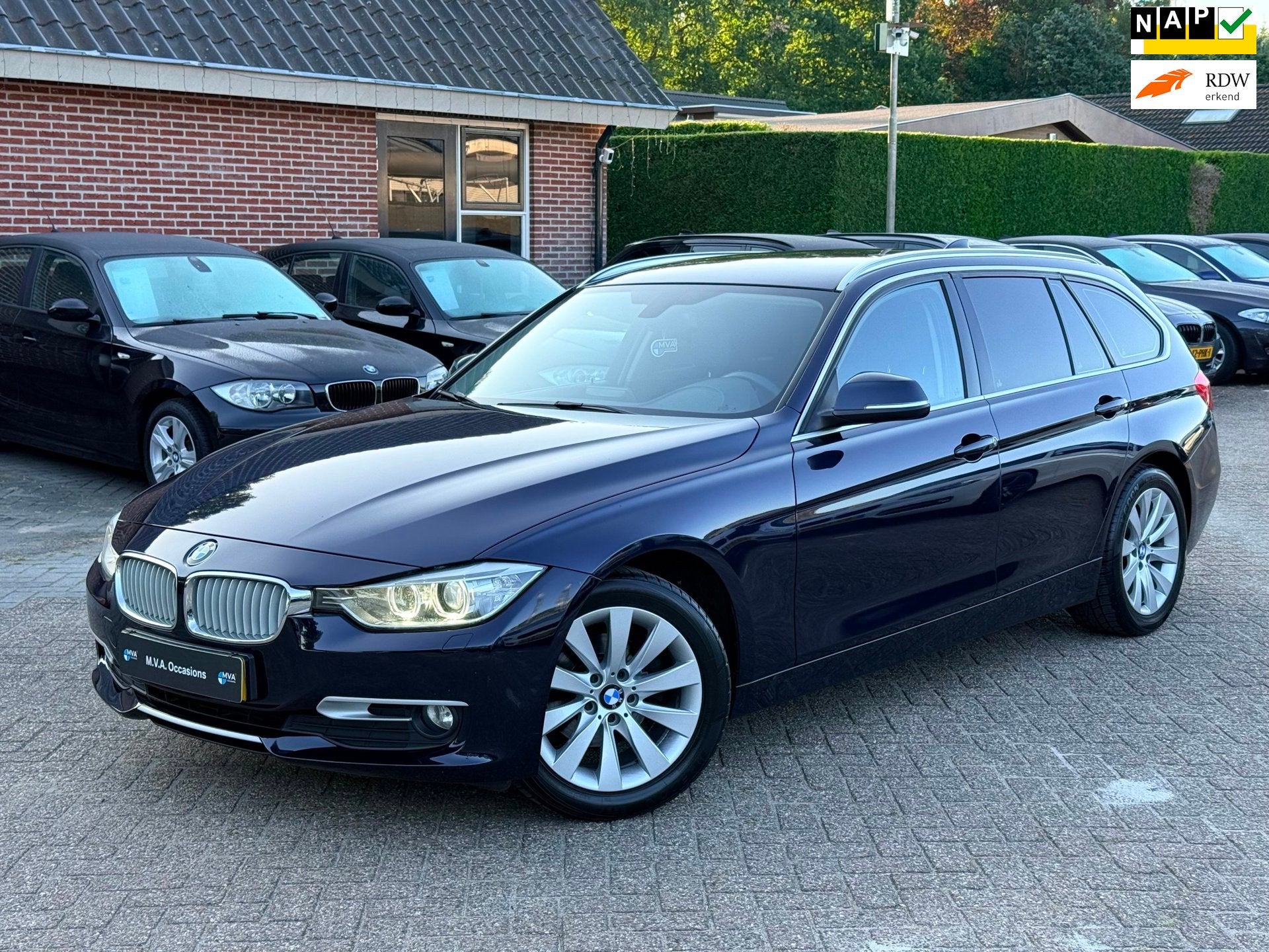 BMW 3-serie Touring 316i Executive|Nieuwe Ketting + Klepseal, Gebruikt, 4 cilinders, Blauw, Leder en Stof