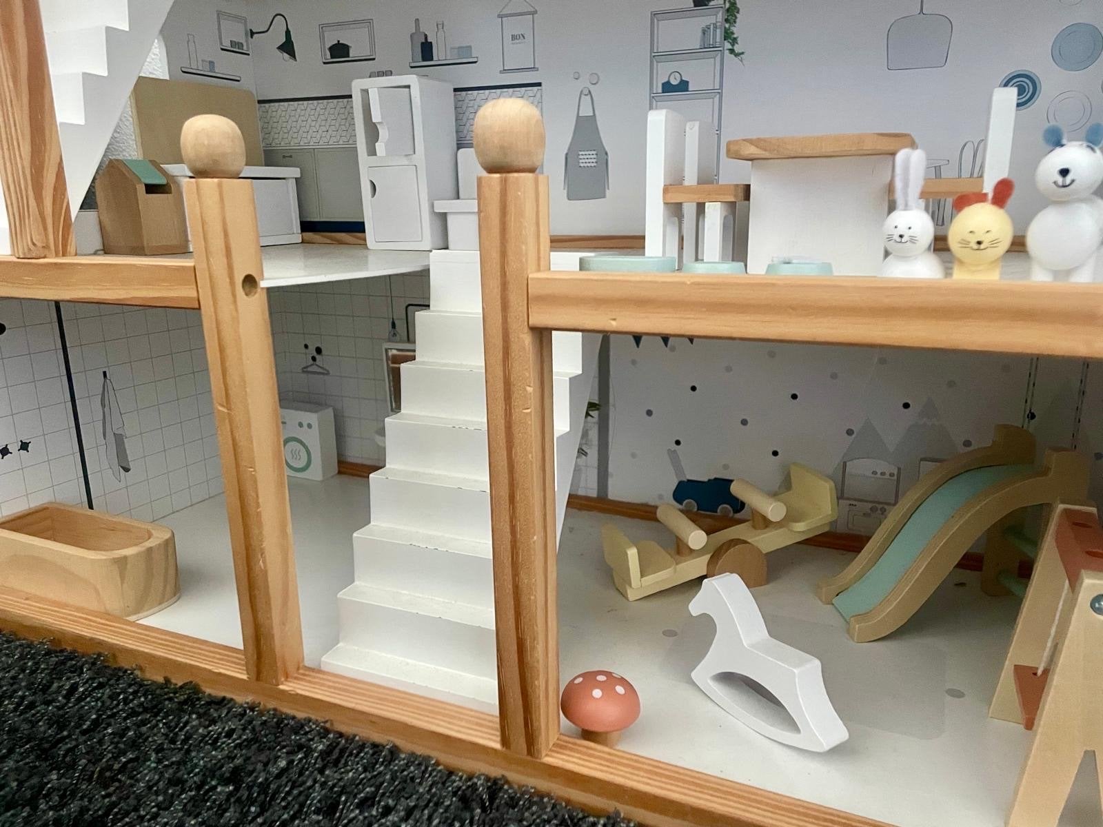 Petite Amélie poppenhuis met extra accessoires, Ophalen, Zo goed als nieuw, Poppenhuis