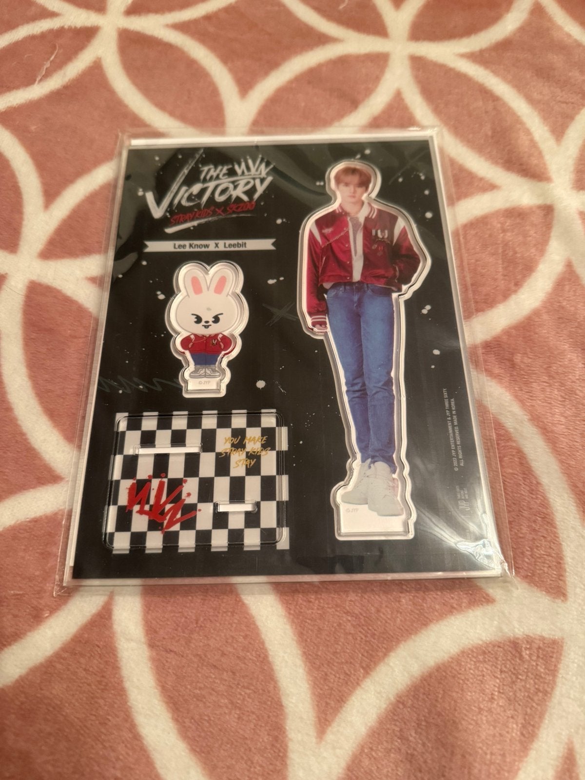 Stray Kids x SKZOO The Victory Leebit Lee know acrylic stand, Ophalen of Verzenden, Nieuw, Foto of Kaart