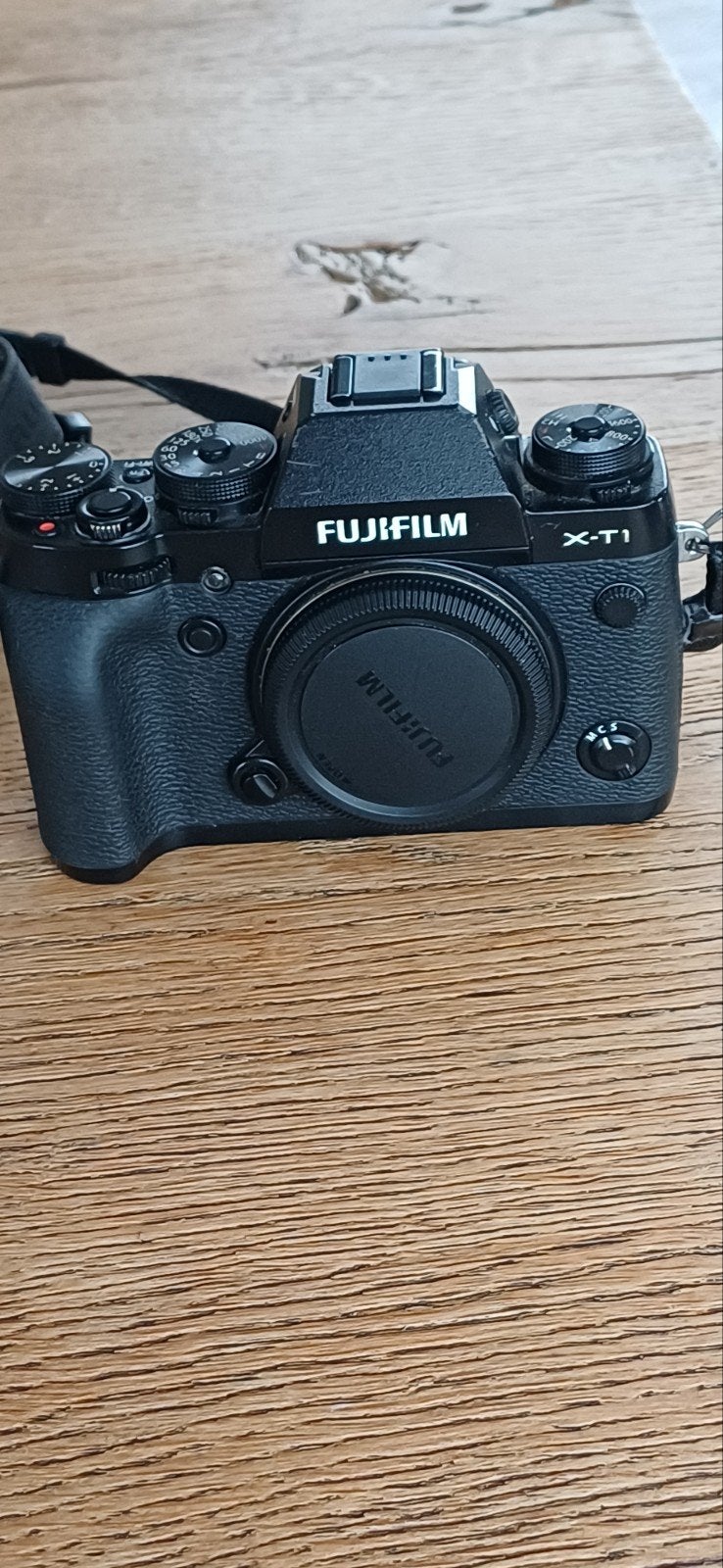 Fujifilm X-T1 body met flitser, 2 accu's en lader, Audio, Tv en Foto, Fotocamera's Digitaal, Gebruikt, Ophalen of Verzenden, Ingebouwde flitser