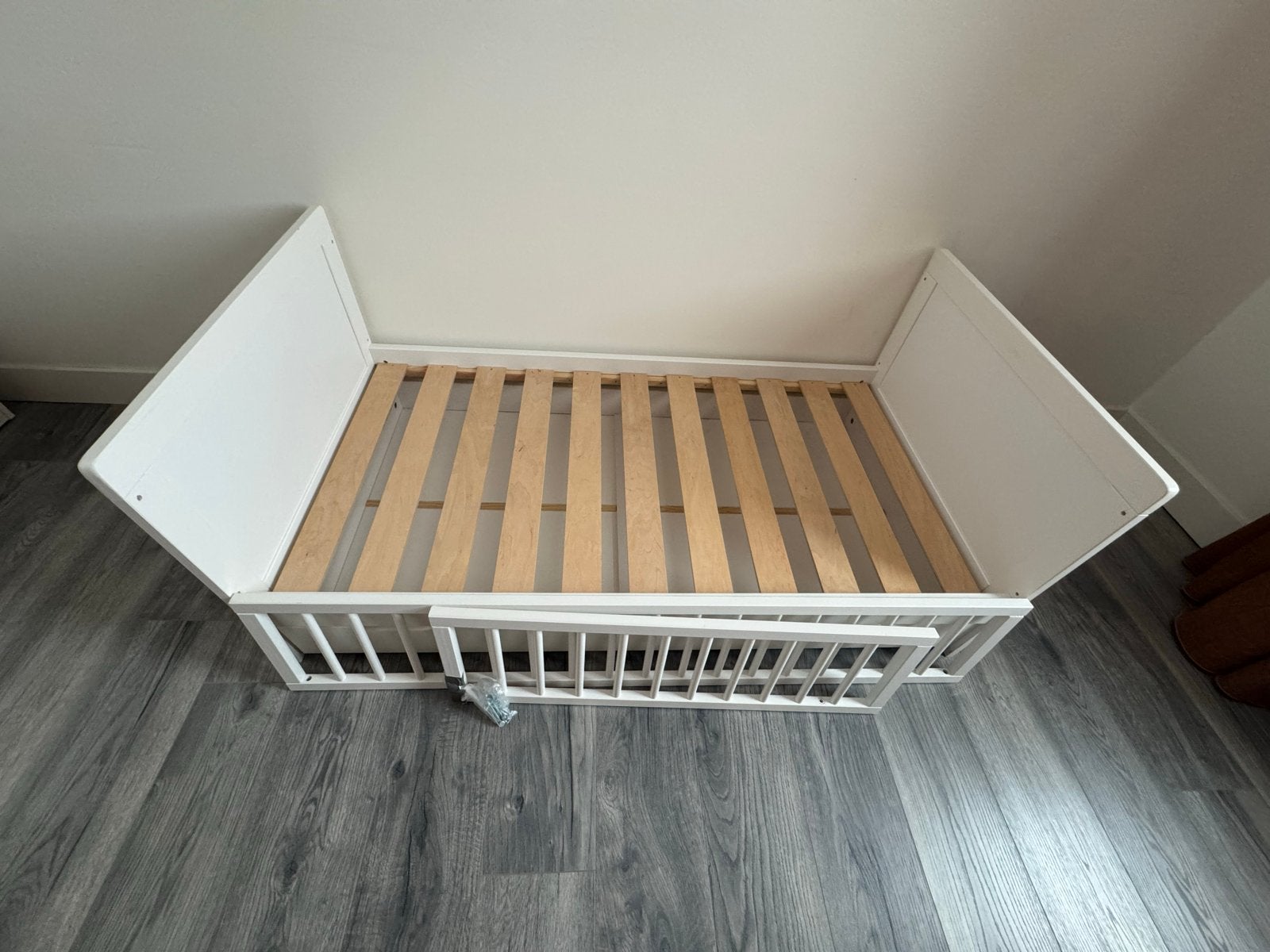 Petit Amelie peuterbed met lattenbodem (excl. matras), Kinderen en Baby's, Kinderkamer | Bedden, Ophalen, Gebruikt, 70 tot 85 cm