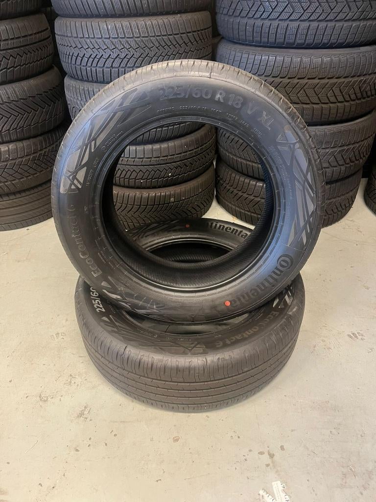 2x 225/60R18 Continental Zomerbanden