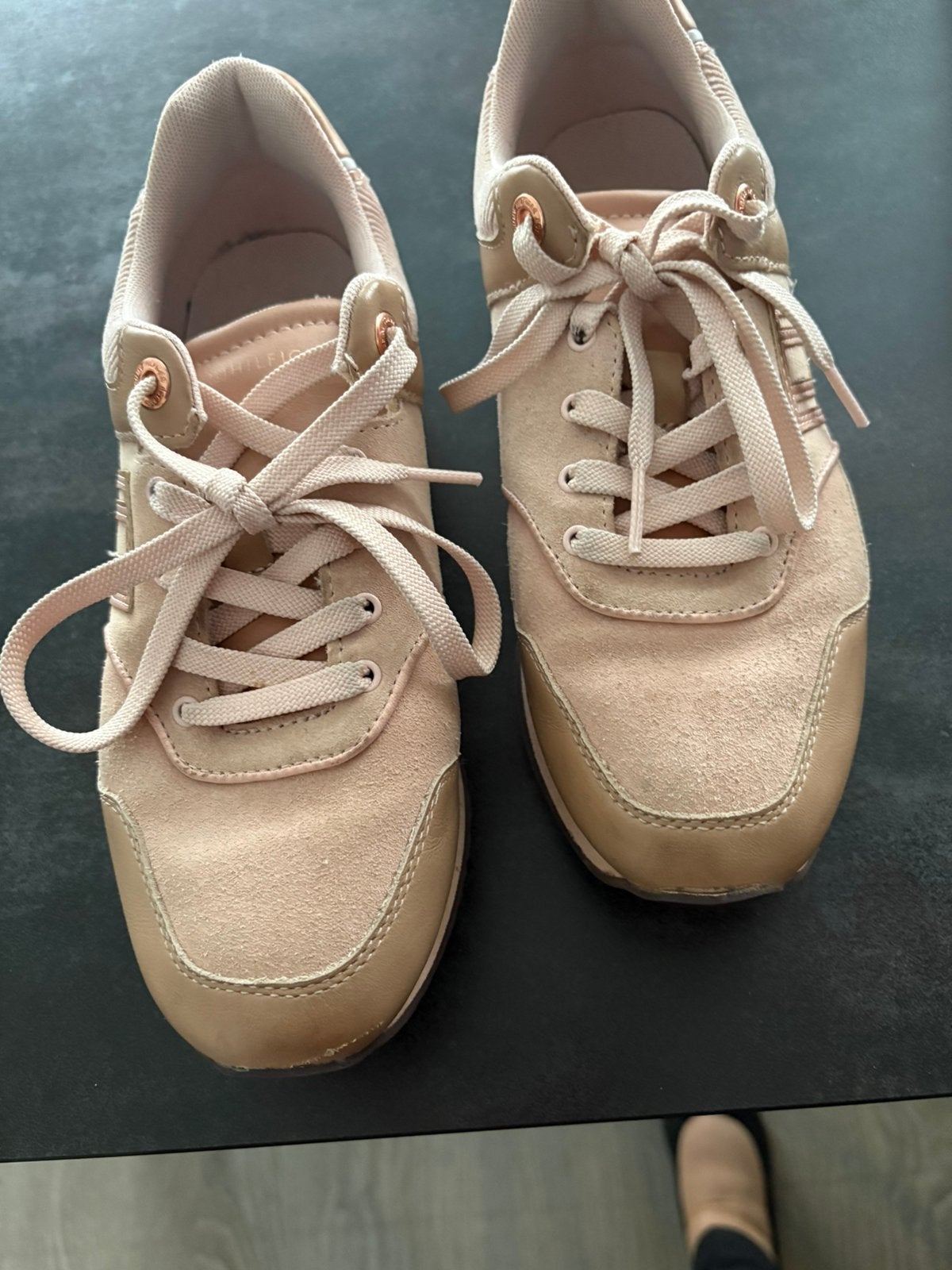 Sneakers tommy hillfigger maat 38, Kleding | Dames, Ophalen of Verzenden, Zo goed als nieuw, Sneakers of Gympen