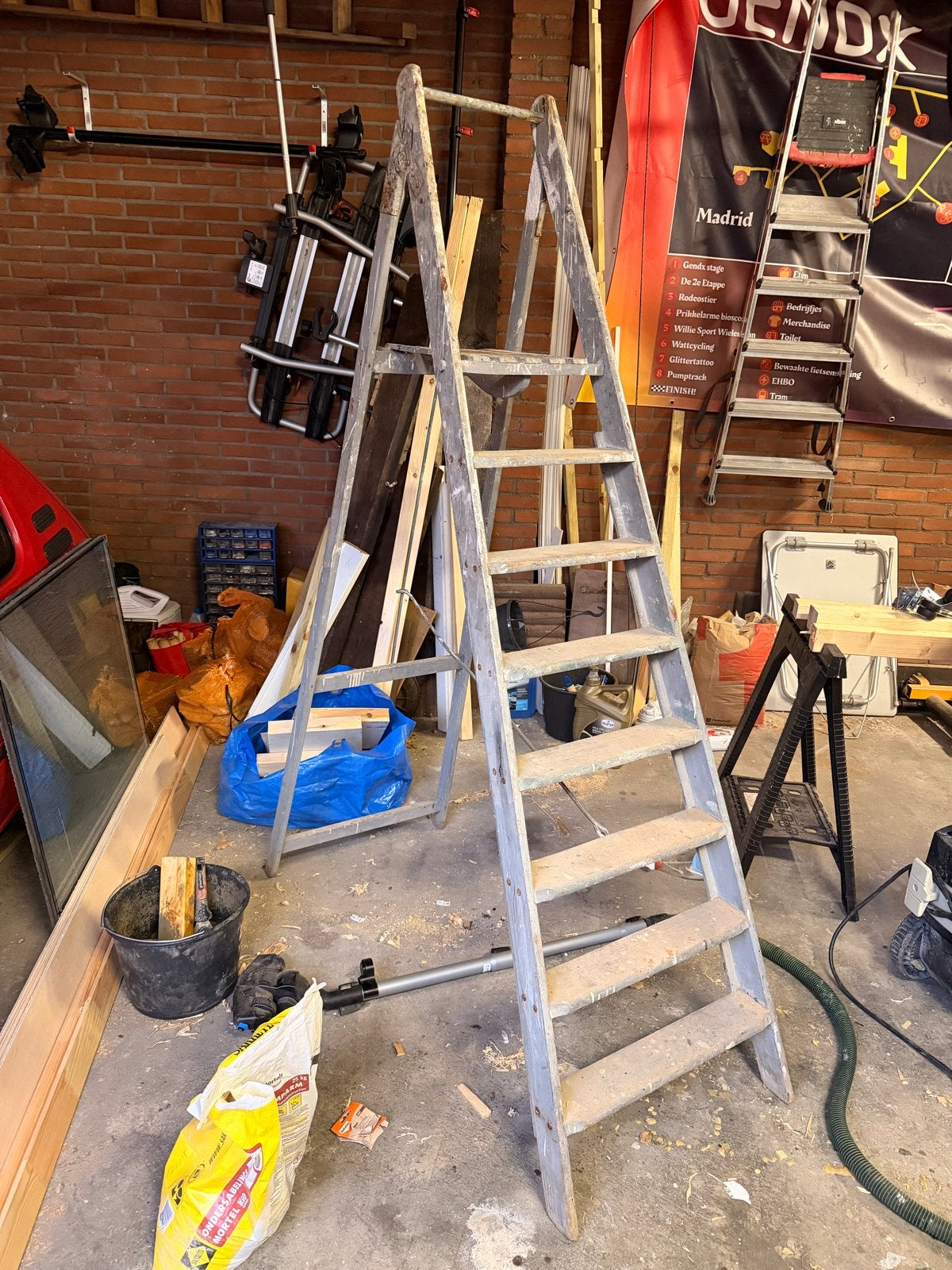 Decoratieve houten trap, Doe-het-zelf en Verbouw, Ladders en Trappen, Ophalen, Gebruikt, Trap, Opvouwbaar of Inschuifbaar