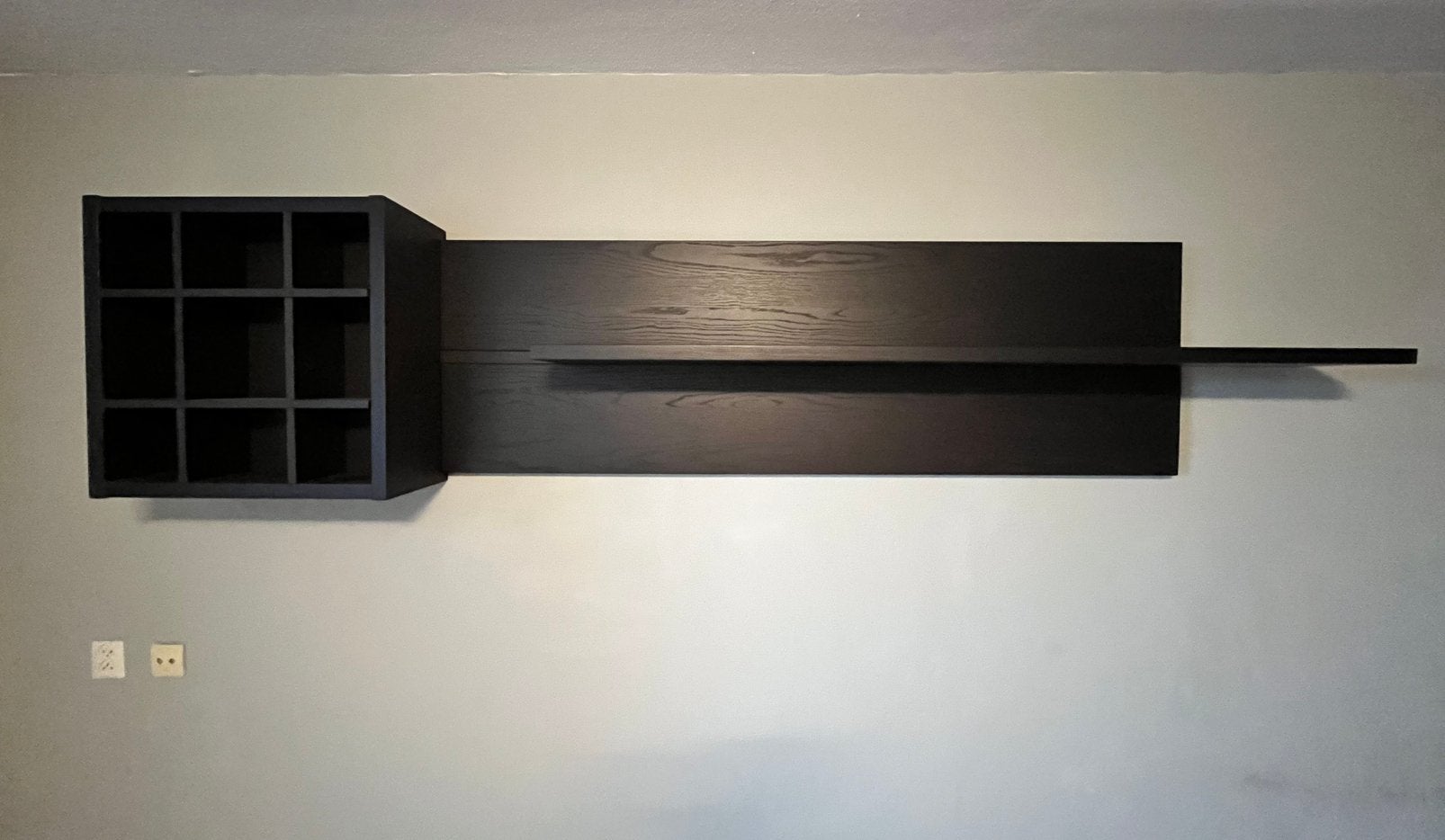 Wandkast / wandrek wengé met zwevende plank, Ophalen, Zo goed als nieuw