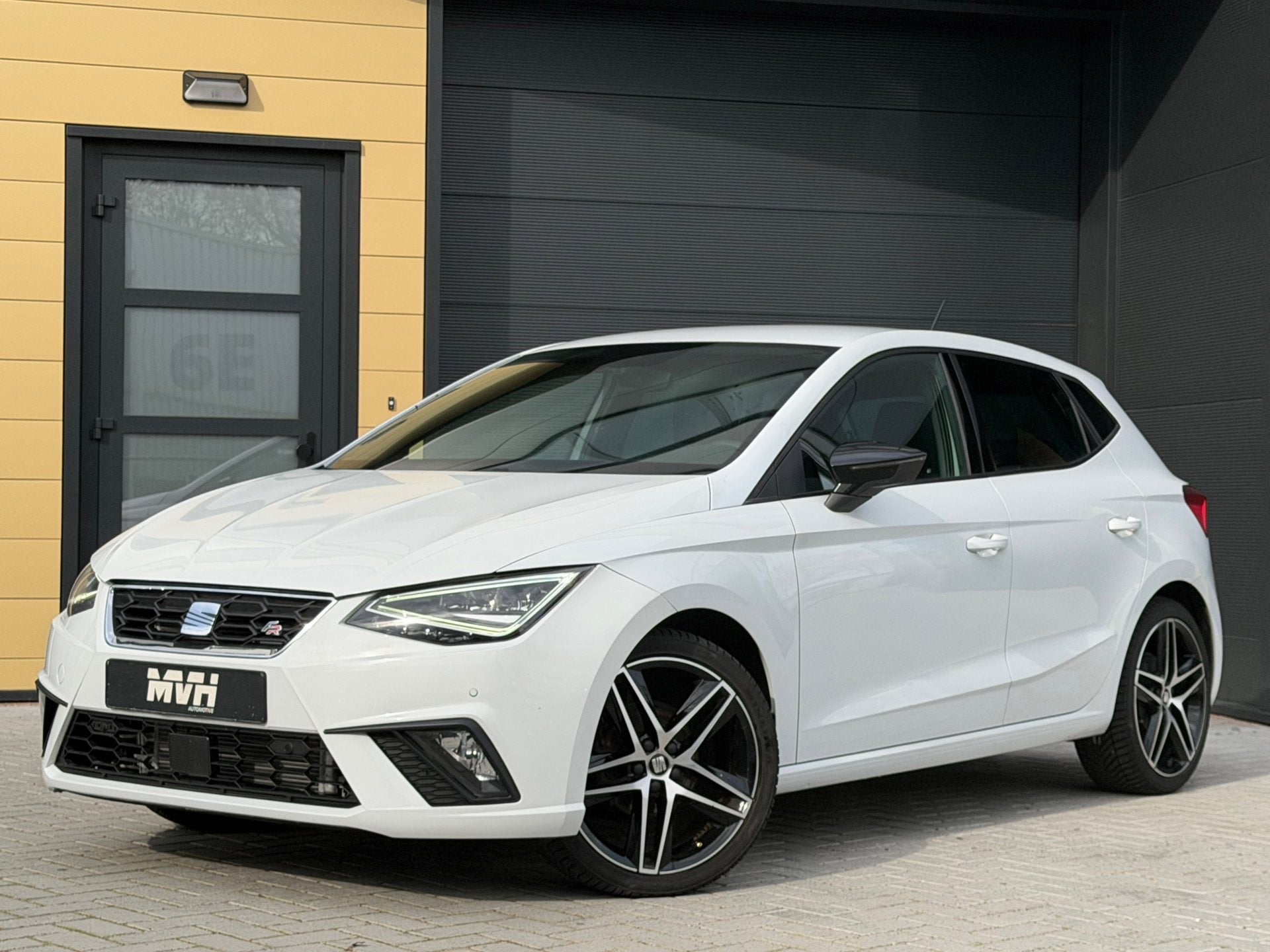 Seat IBIZA 1.0 TSI FR Business Intense Plus - Alcantara - Vi, Auto's, Voorwielaandrijving, Dealer onderhouden, Gebruikt, Euro 6