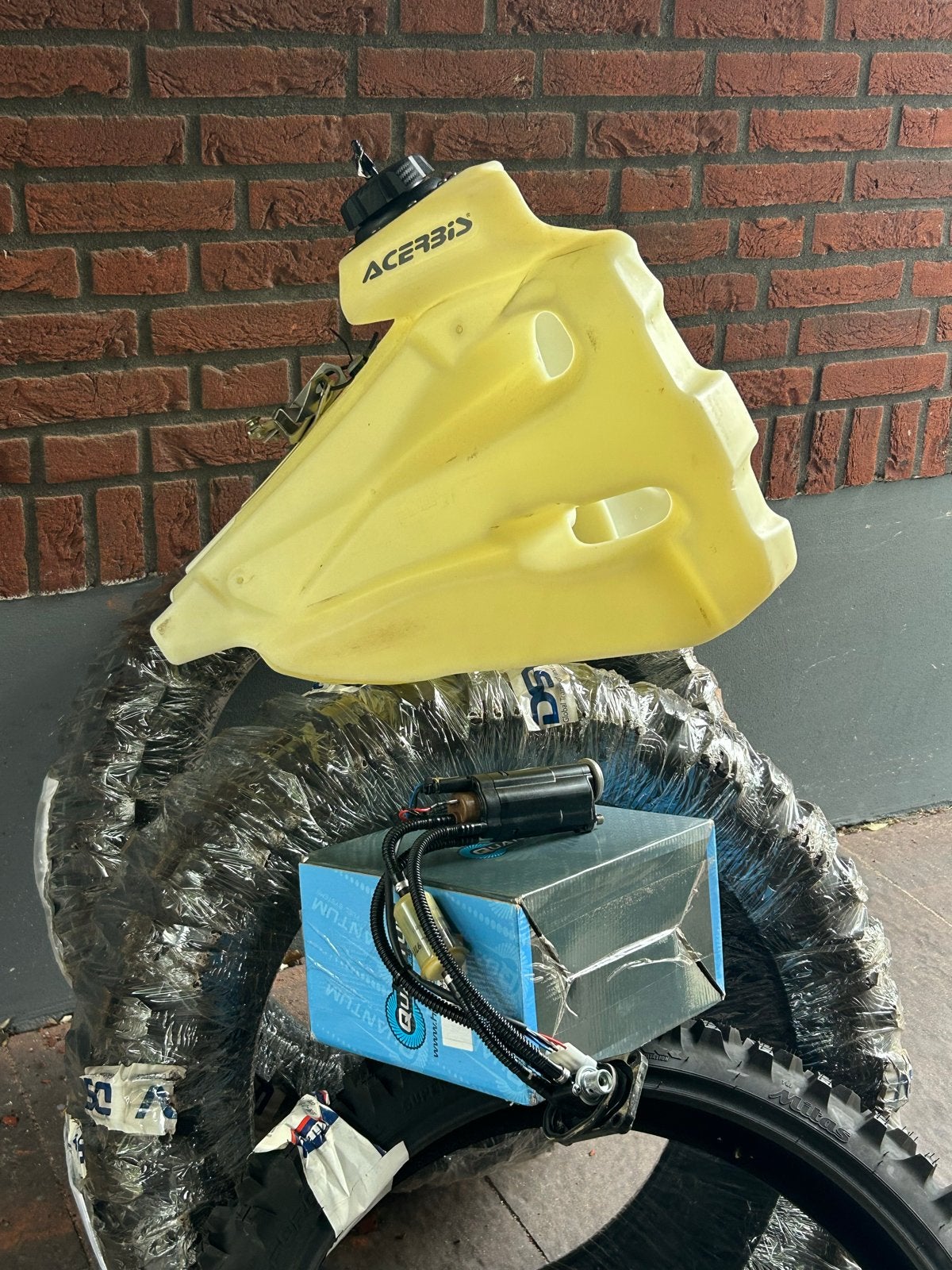 Acerbis 15L Safari/Rally Tank Husqvarna FE/FC met pomp, Motoren, Ophalen of Verzenden, Gebruikt