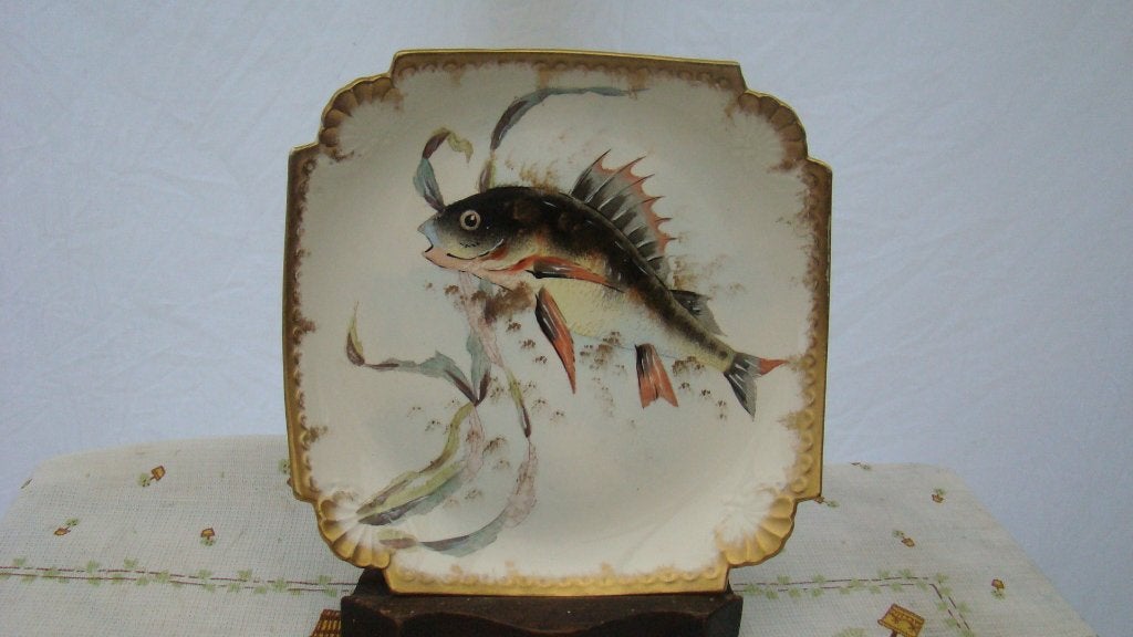 Antiek decoratief bord met handgeschilderde vis, Gebruikt, Overige merken, Klassiek, Ophalen of Verzenden