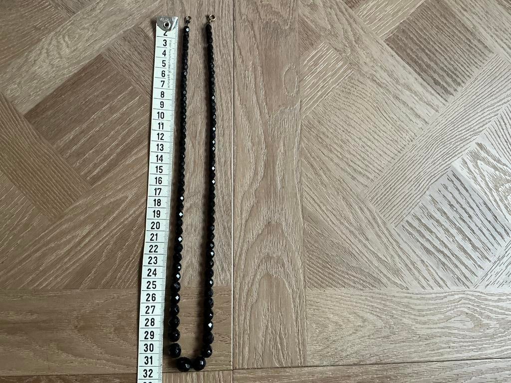 Antiek Git collier,63 cm,git ketting ,rouwsieraad, Ophalen