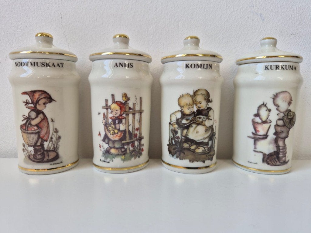 Set van 4 porseleinen kruidenpotten, gemerkt M.J. Hummel., Ophalen