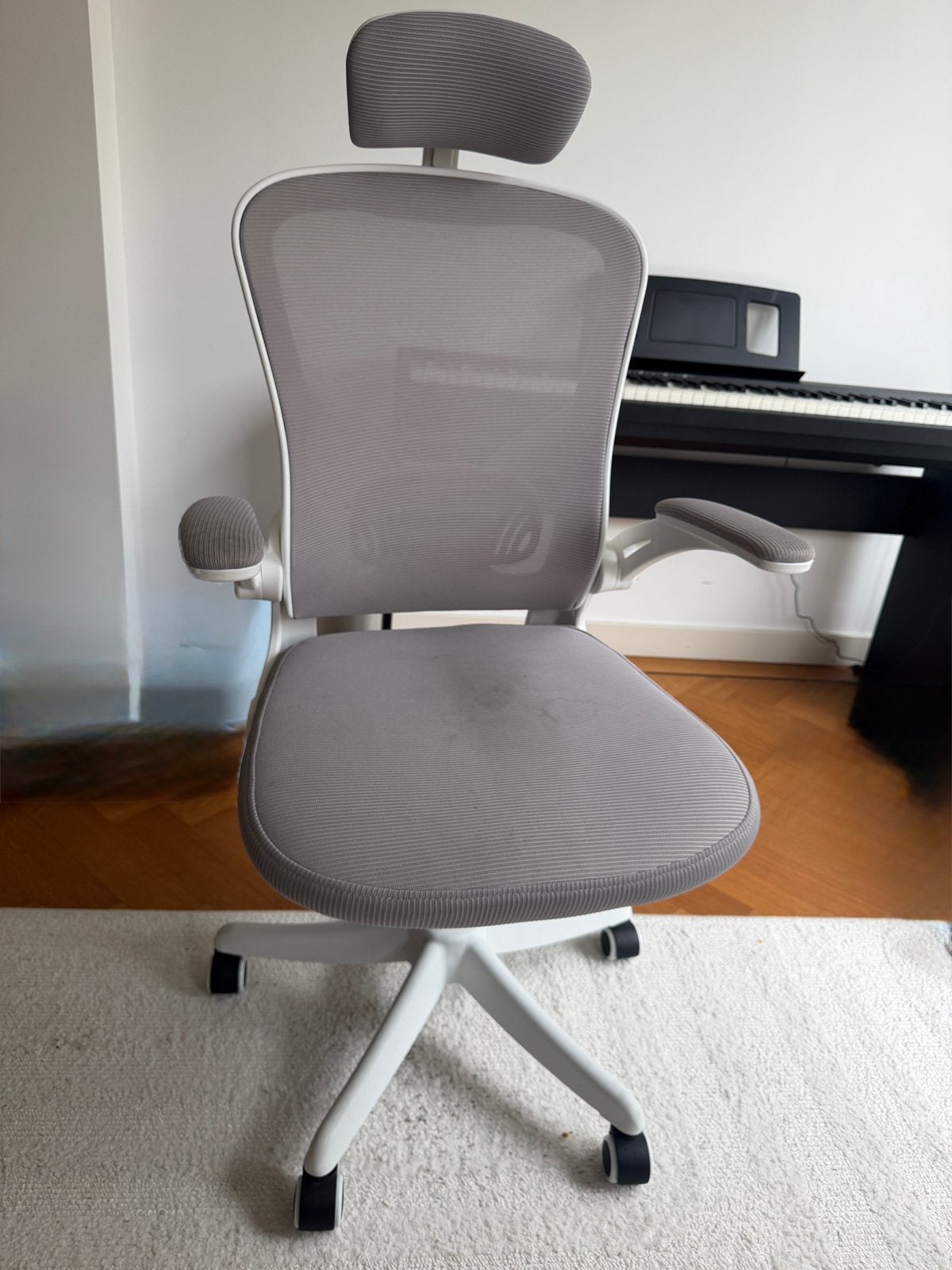 Grey Ergonomic Office Chair – Mesh Backrest, Ophalen, Zo goed als nieuw, Grijs, Bureaustoel