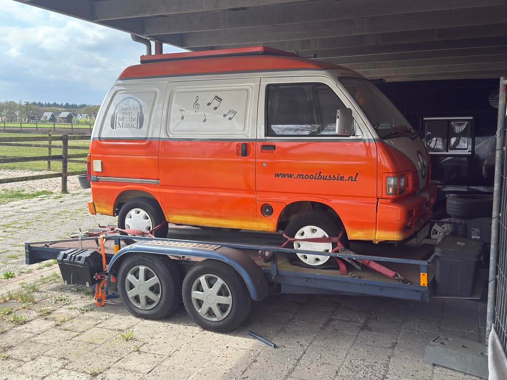 Daihatsu mini busje, Ophalen
