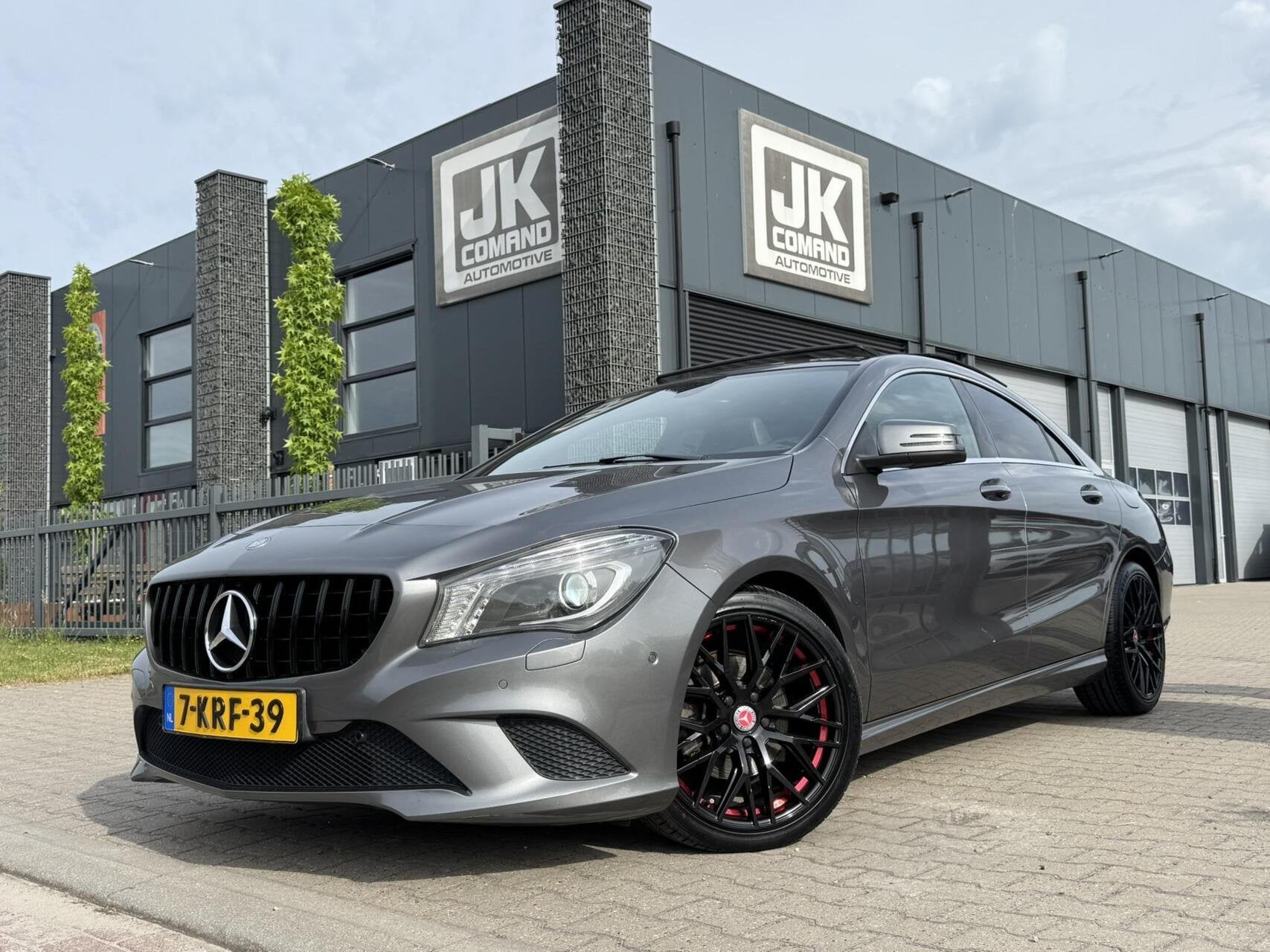 Mercedes CLA-klasse 200 Edition 1|Pano|CarPlay|Leer|Stoelvw|, Auto's, Gebruikt, Euro 6, 715 kg, Automatische klimaatregeling