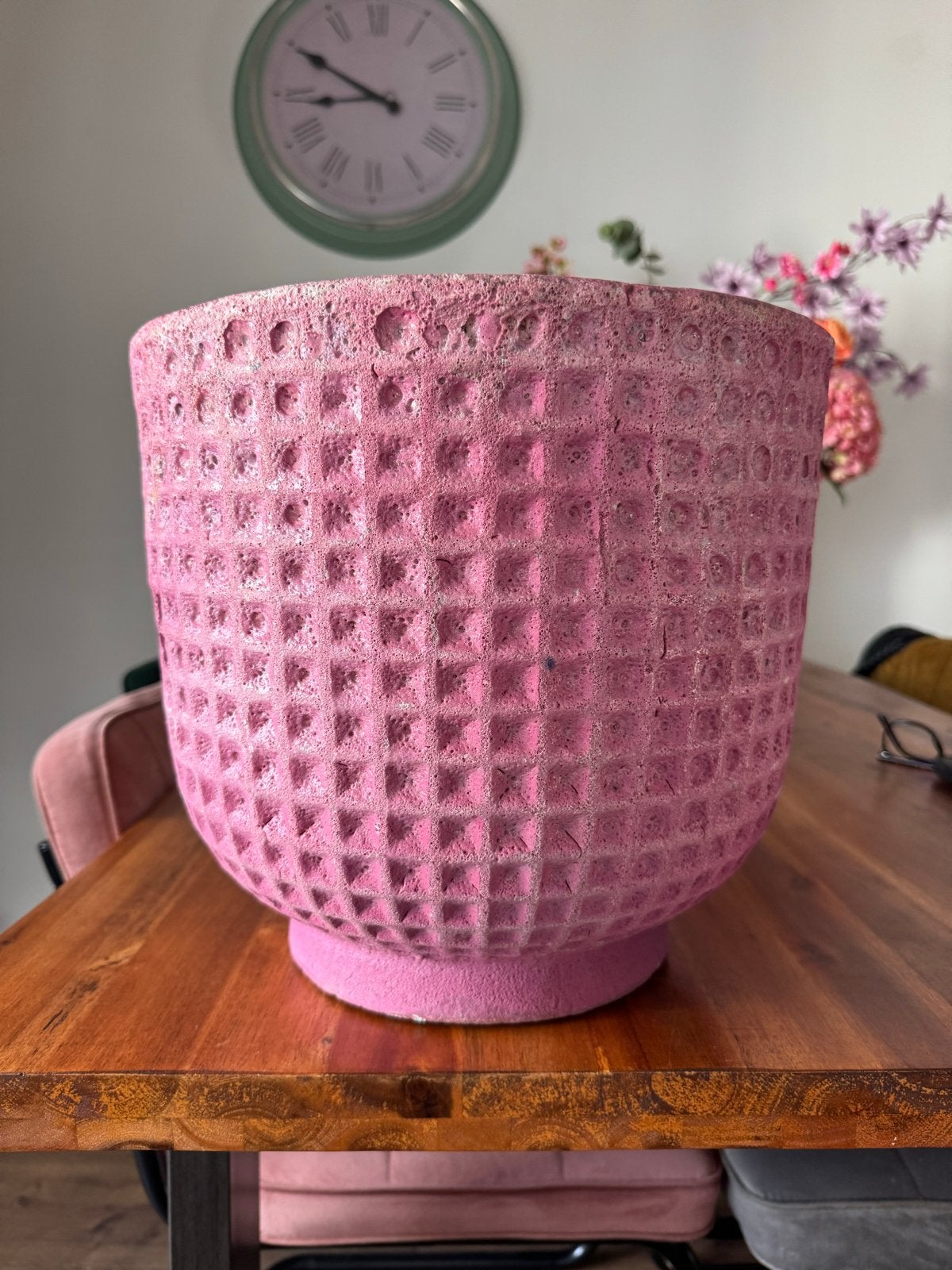 Roze bloempot met wafelpatroon - Zandvoort/Heemstede/A'dam, Tuin en Terras, Ophalen, Gebruikt, 40 cm of meer, Rond