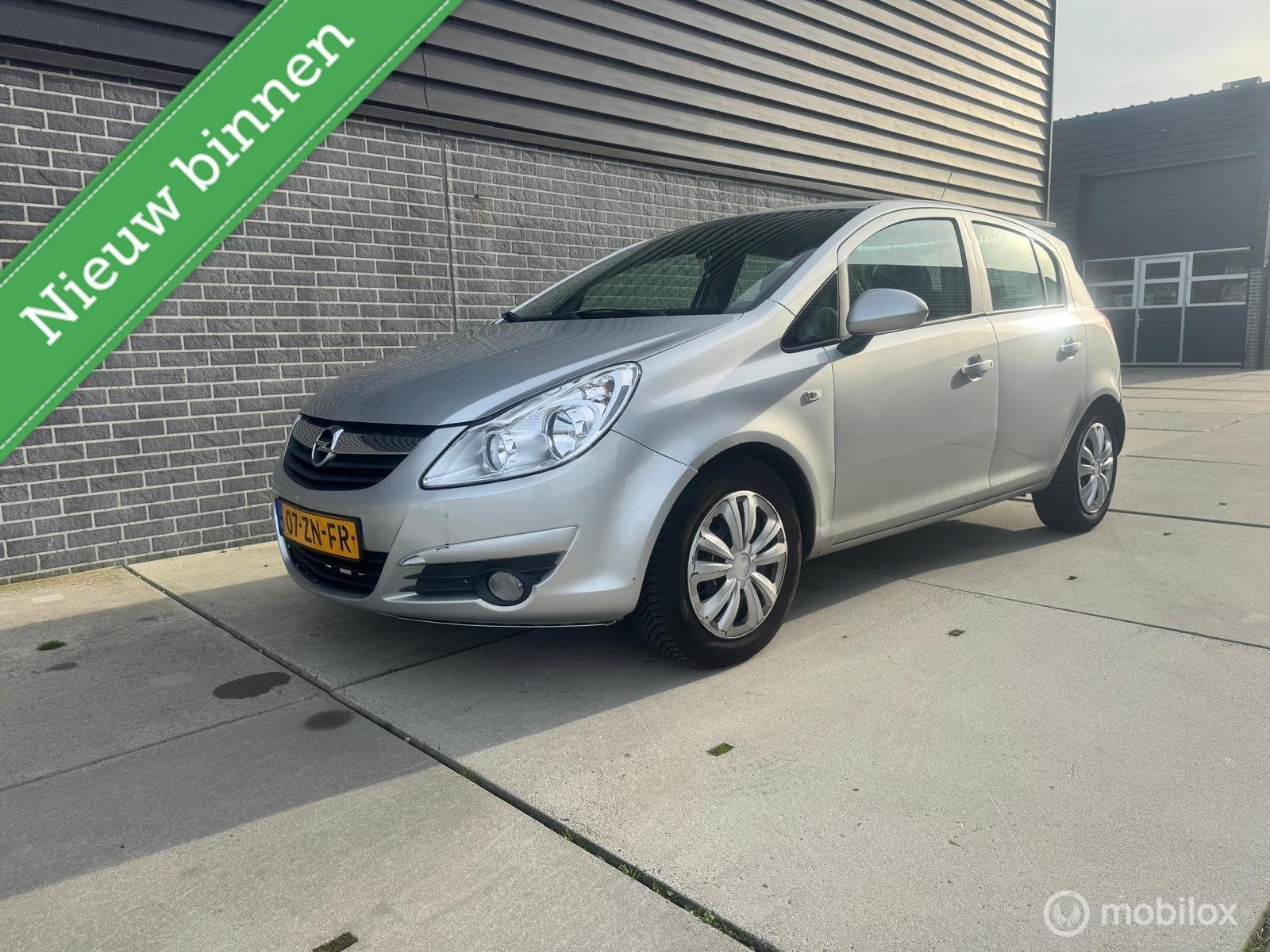 Opel Corsa 1.4-16V APK NAP 5 Deurs Airco E-Ramen Trekhaak, Auto's, Voorwielaandrijving, 1063 kg, Gebruikt, 4 cilinders