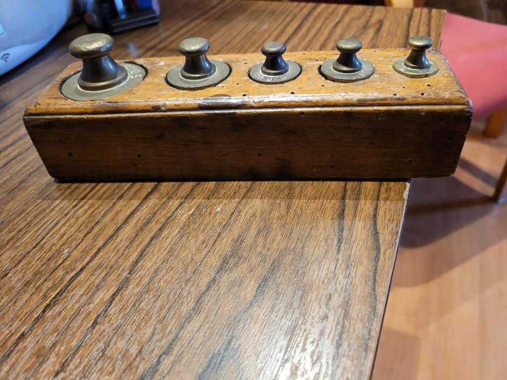 Oud gewichtenblok, Ophalen